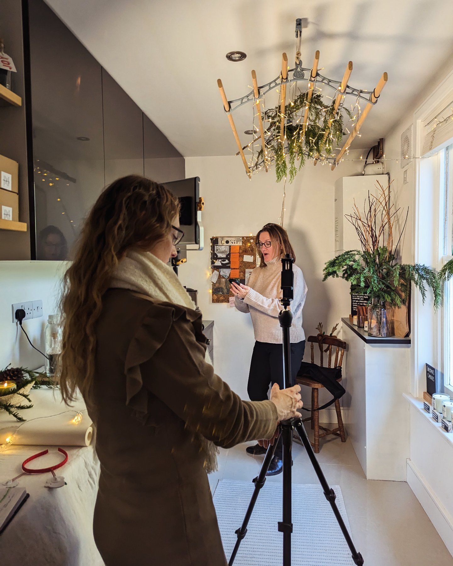 The lovely Ana &amp; Sandi from @beeshomes invited me to be a part of their 12 Days of Christmas giveaway! ✨🎁
Enter now for a chance to win a selection of festive candles. 

#christmascandle 
#instacompetition 
#candlegiveaway 
#shoplocalchristmas 
