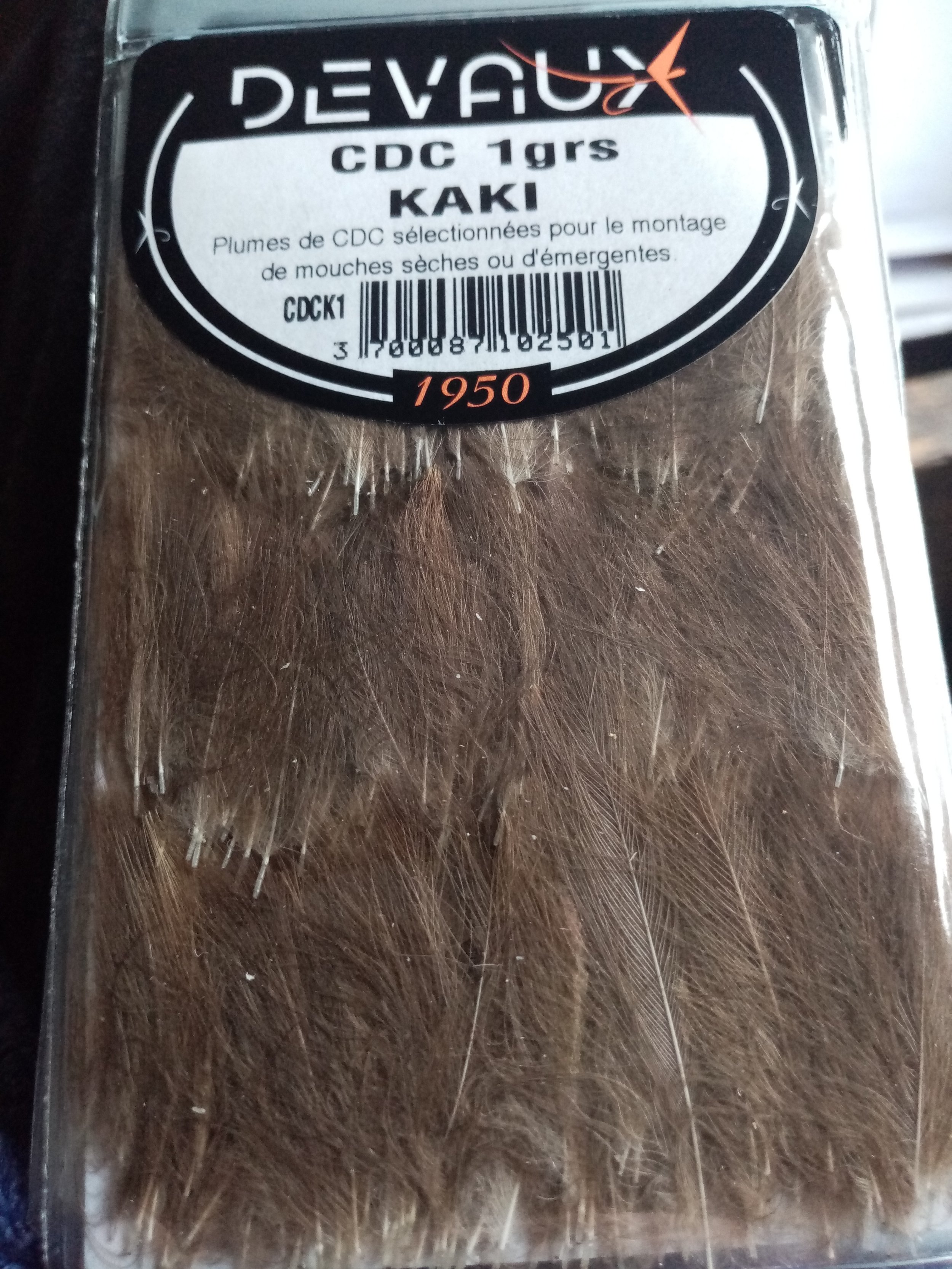 Devaux Select Khaki CDC feathers are offered by Fly Tying Ed Madrigal for tying dry flies, wets and nymphs. This artificial flies are ideal for fly fishing for trout and grayling.