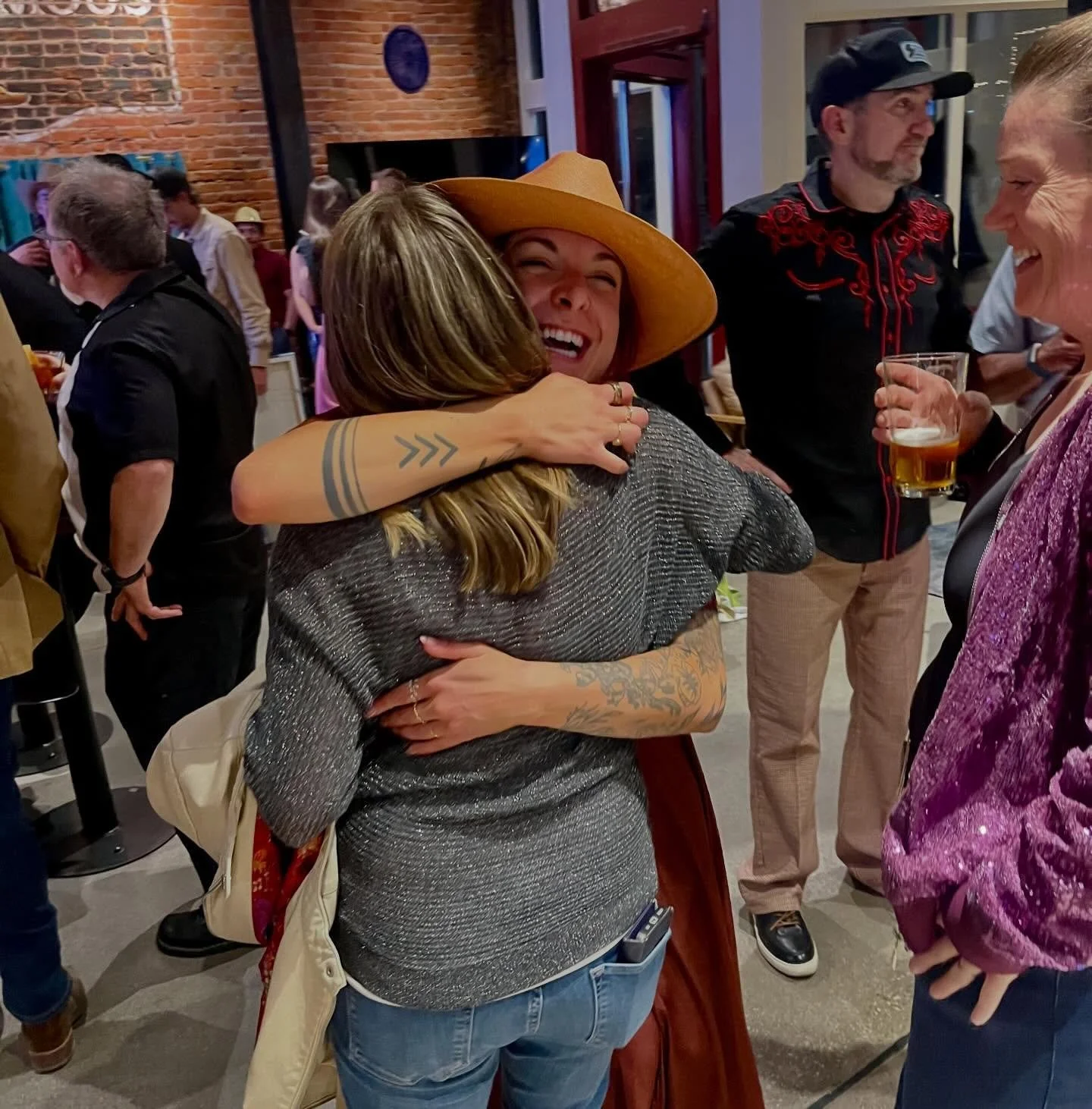 BIG HUGS to everyone who showed up to our gala last weekend&mdash;bonus points for pulling up lookin&rsquo; like a full-on disco ball 🪩✨

We&rsquo;re THIS 🤏close to our $25K goal and need your help crossing the finish line with our LIVE online auct