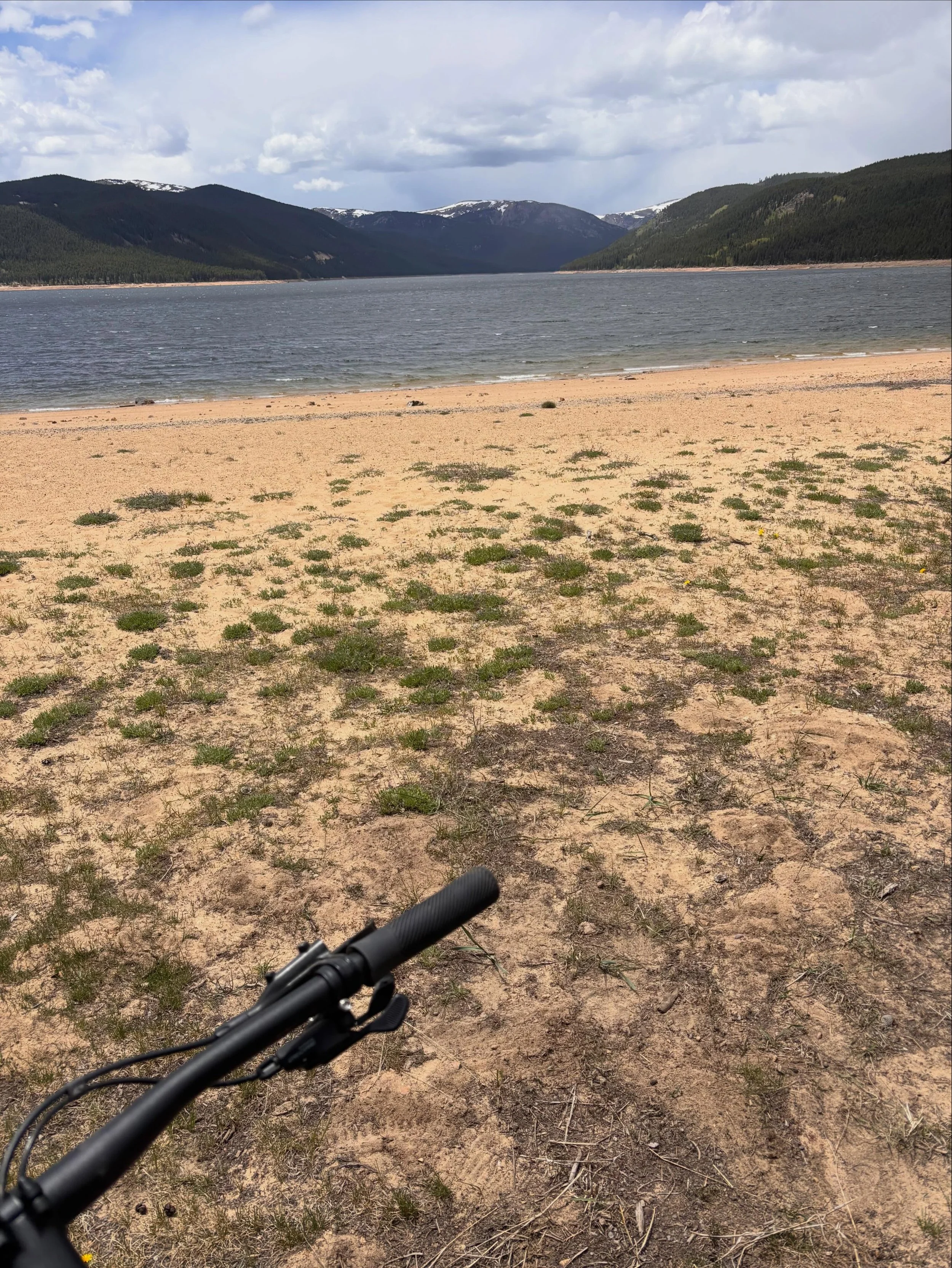 POV: your evening plans just got wayyyyy better 🌄💙

Ride straight into that unreal Alpine glow (only found at Turquoise Lake, of course) with us! Join the crew at 6p (📍Leadville Junction) for our weekly #grouprides: 

⚡️Tuesday: intermediate+ adul