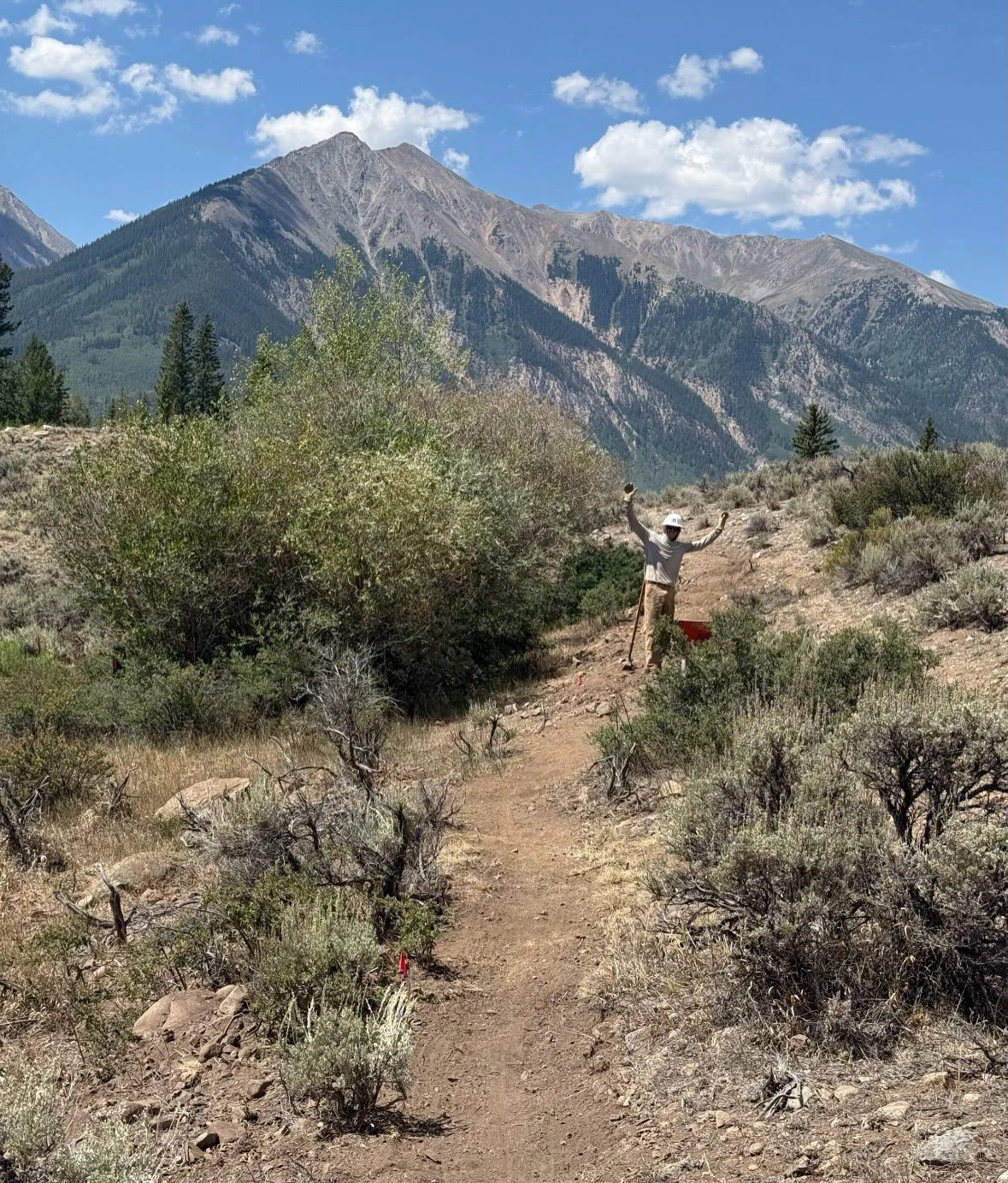 We can already tell your week could use more dirt! Here&rsquo;s where to find it: 

😈For the gnarly adult MTBers: Intermediate+ group ride heads to Tennesssee Pass 6p on Tuesday.

🧑&zwj;🧑&zwj;🧒&zwj;🧒💛 For the families and philanthropic hearts: 