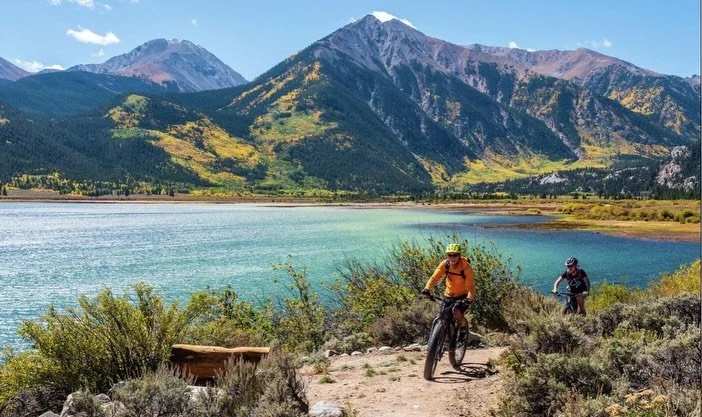 Your weekly Wheelers to-do list is officially longer than our average @cyclesoflifepb receipt&mdash;so you better get after it! 

MONDAY: grab a 🎟️ or three at the link in our bio for our double-feature mountain bike movie night at the historic @tab