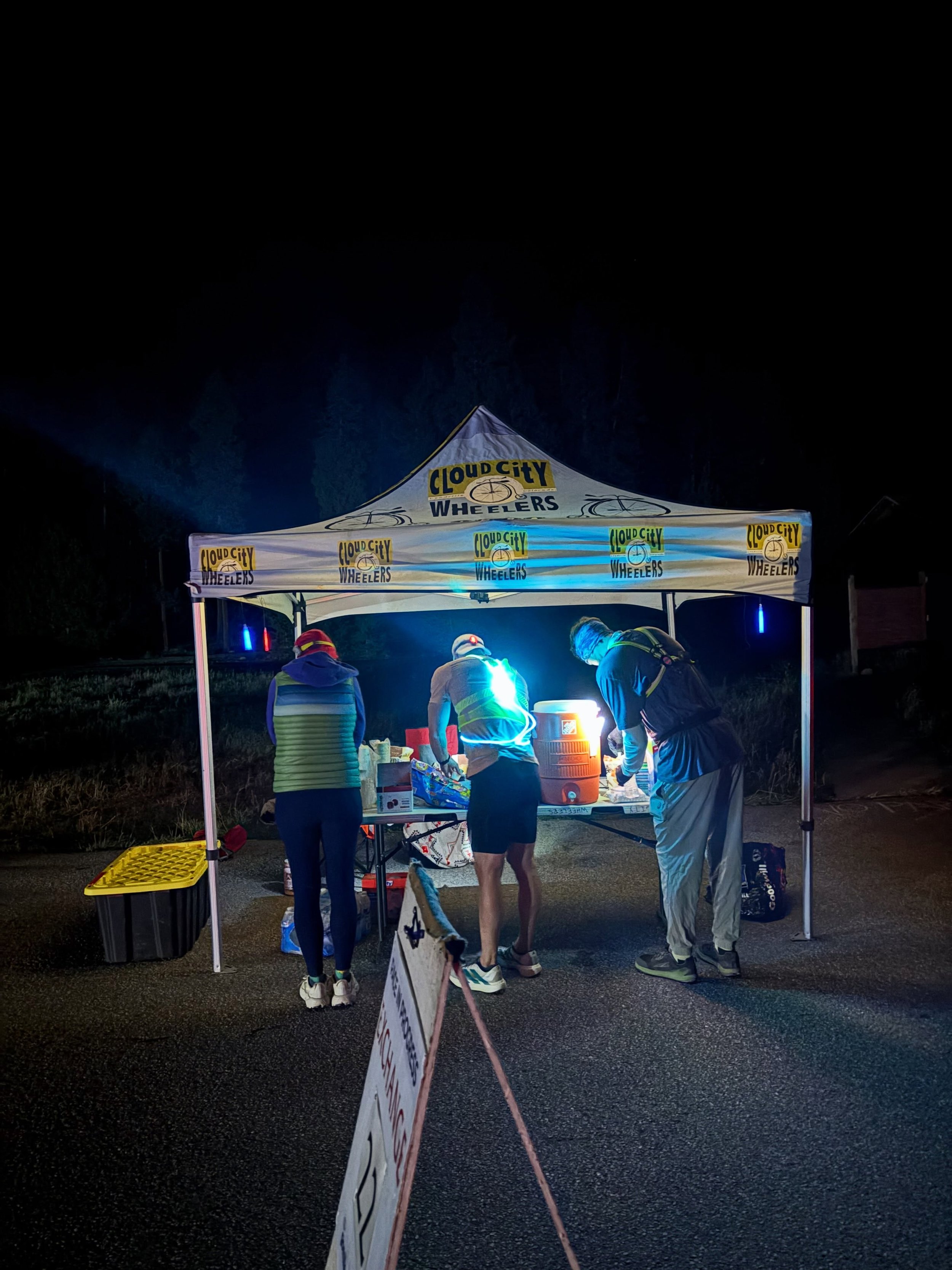 Zero-dark-thirty is a perfectly reasonable time for a trailside dance party! 🕺🐧🦆

We had a BLAST marshaling a couple of exchanges for the Flaming Foliage Relay hosted by @runcoloradorelays ! We hope all of the runners loved adventuring on our sing