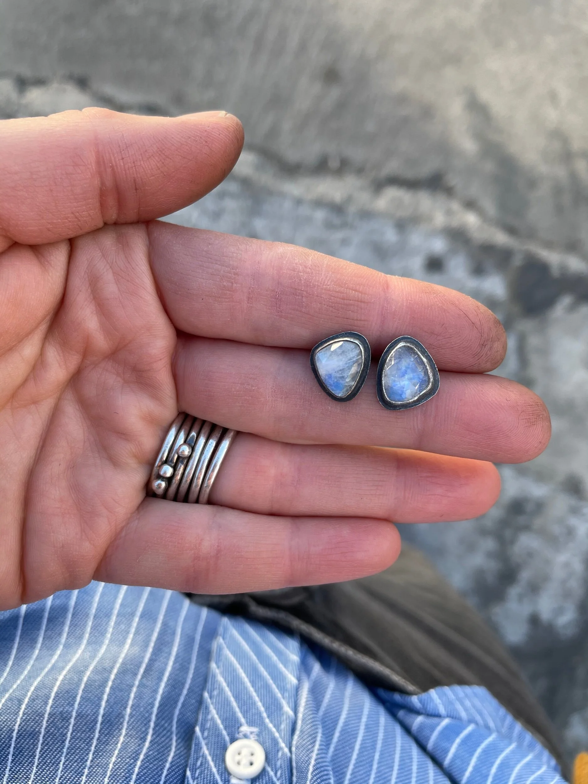 AFDC4C7B-F005-4E0A-B54B-AB2FC2DEF2E6