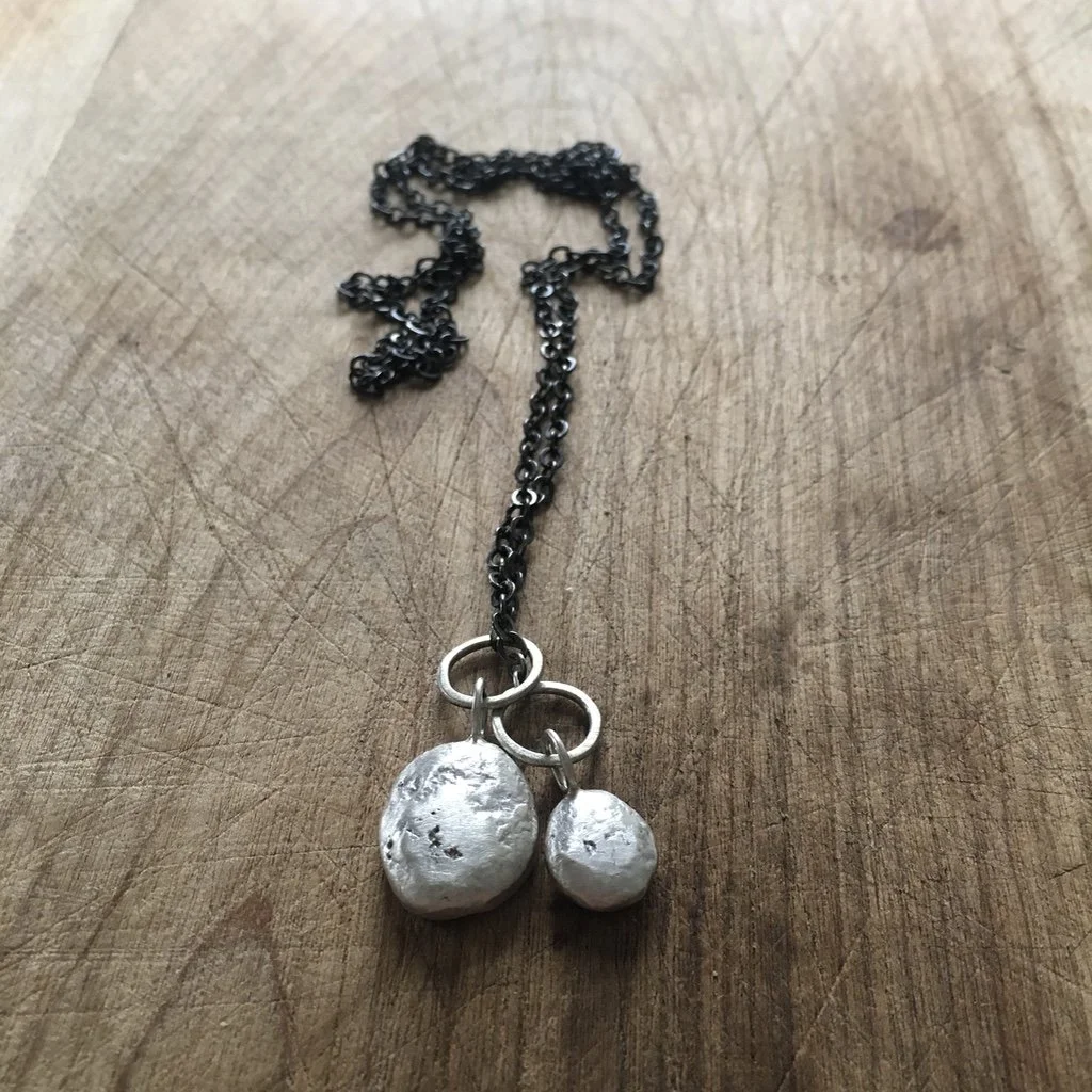 Pebbled Lariat Necklace