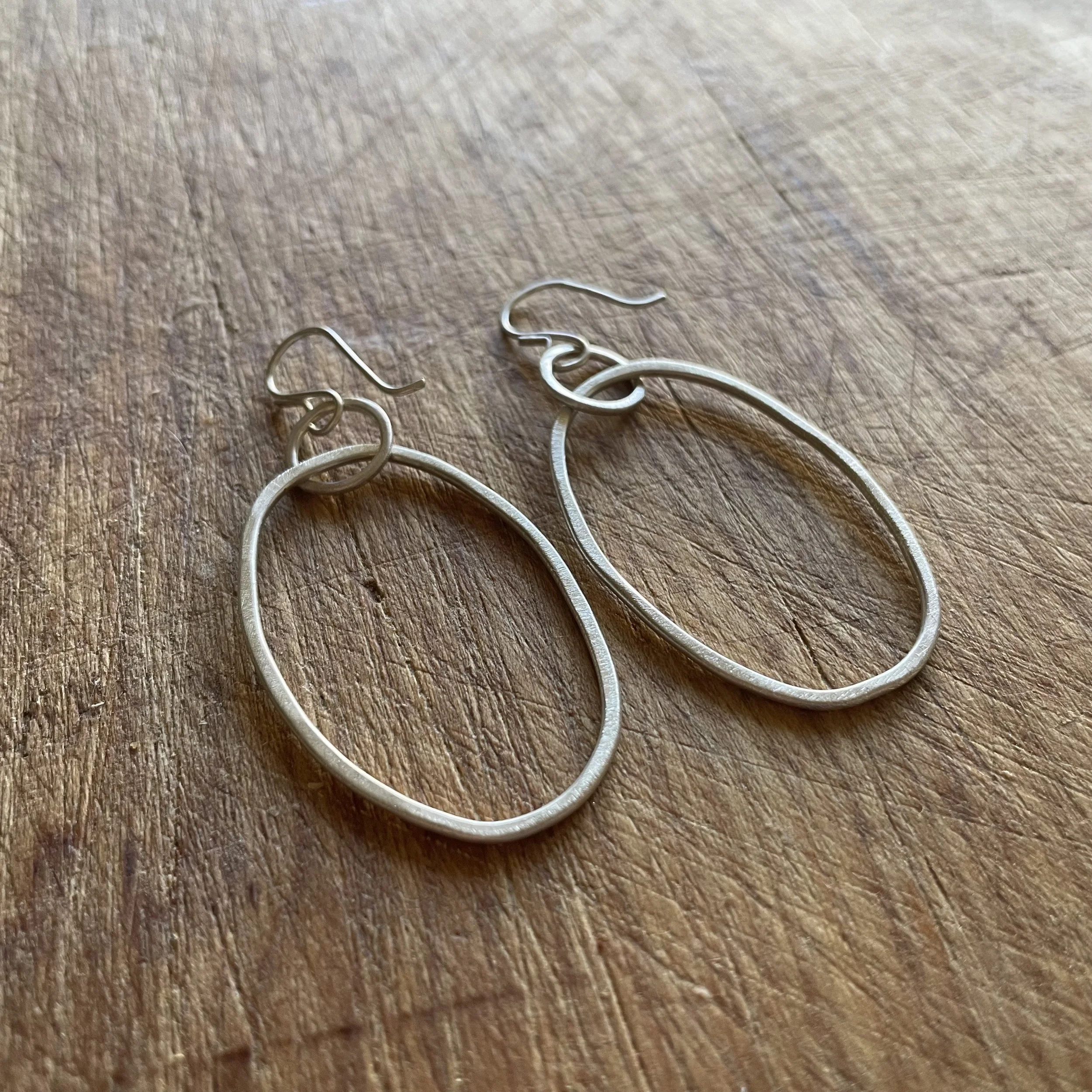 2022 Circle Oval Hoops