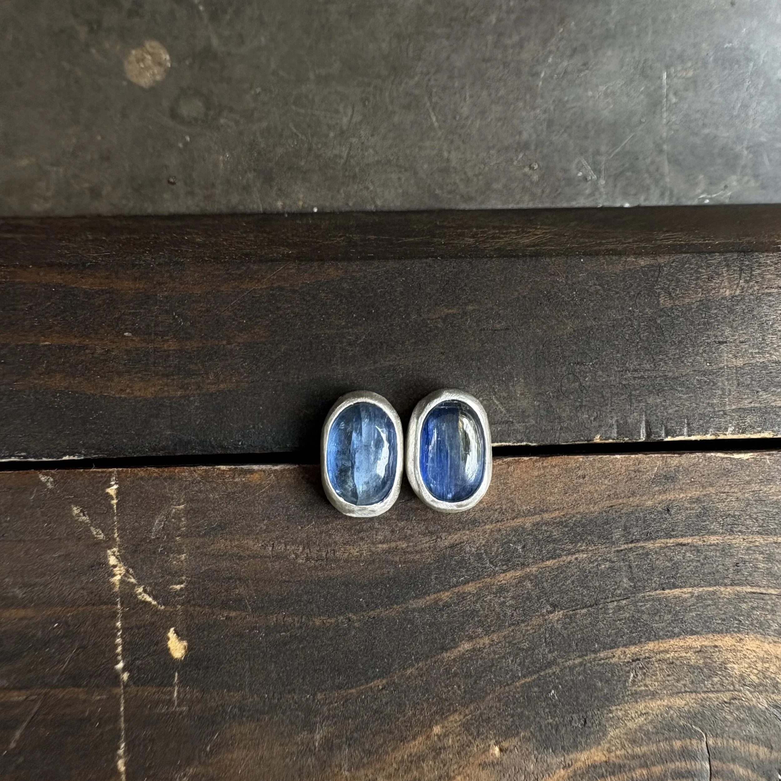 Oval Kyanite Posts