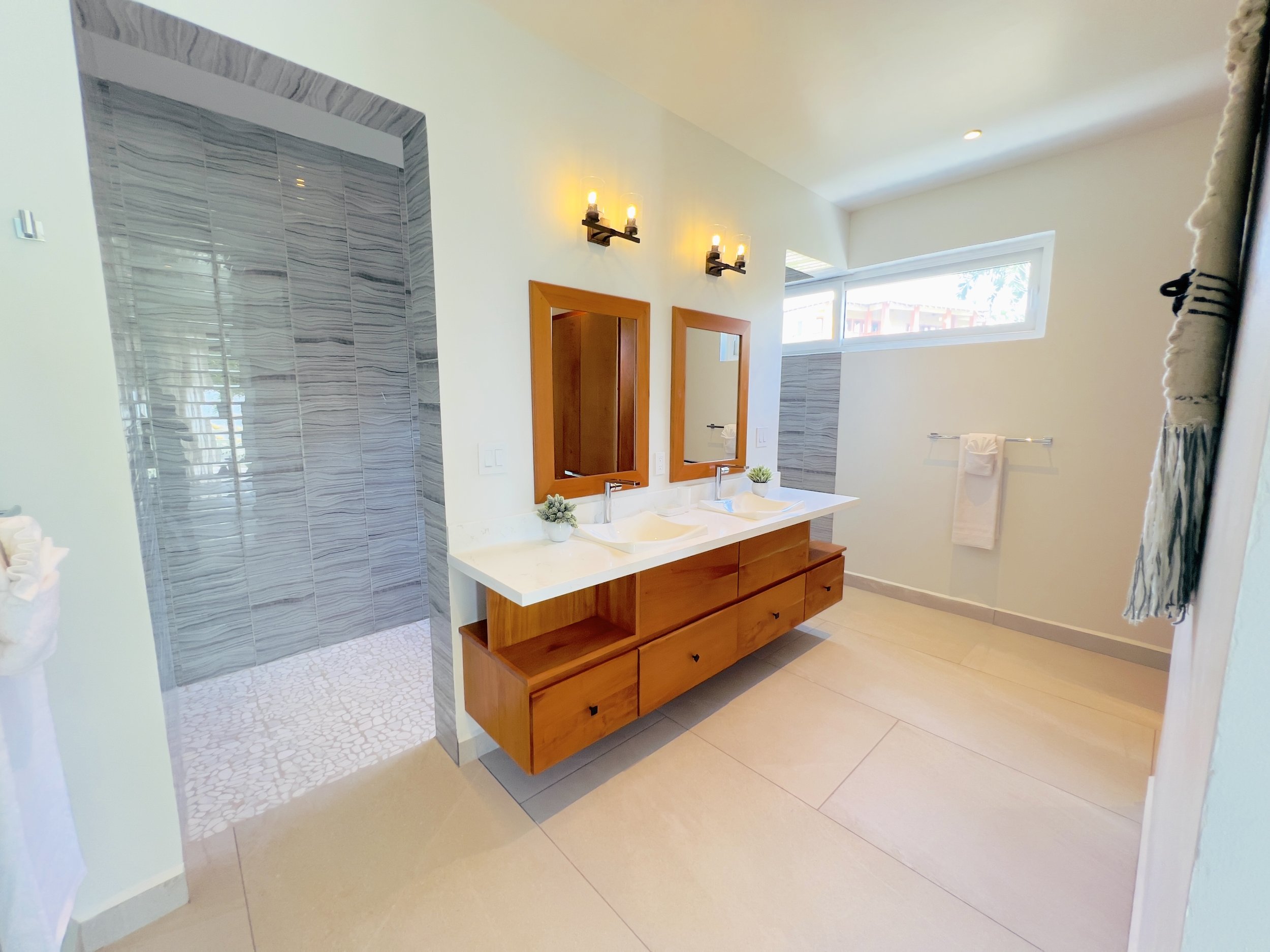 Caribbean Finish Master Bathroom
