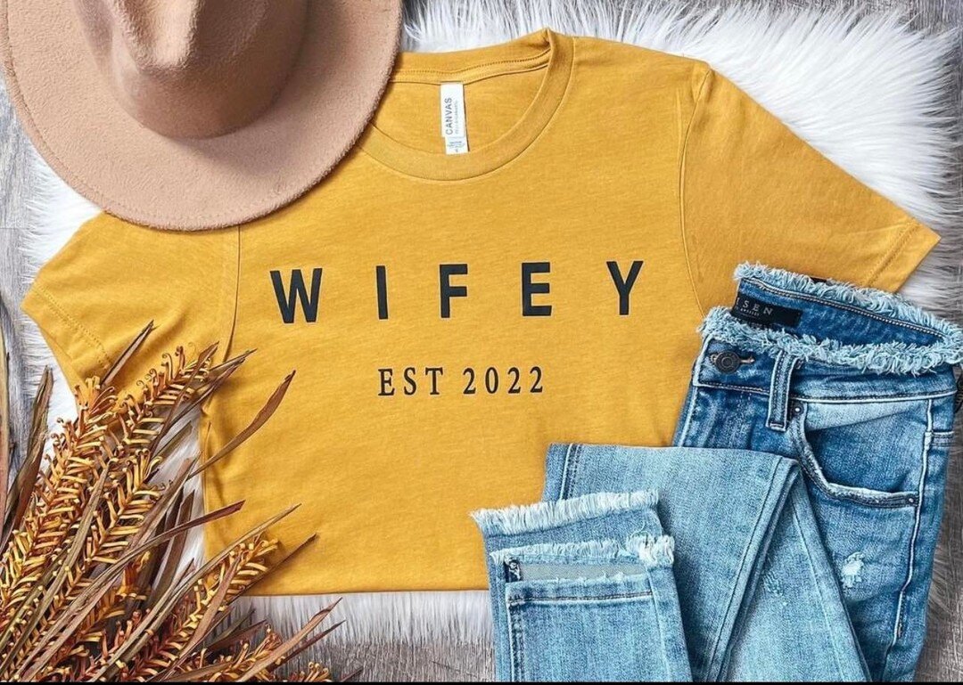 ✨GIVEAWAY ALERT✨

We are ✨GIVING AWAY✨ an in stock 
wifey/bride tee of your choosing AND a $100 credit towards any purchase!✨💛

💛TAG💛 your engaged besties below! 
✨Every TAG= an entry to win so don&rsquo;t forget to tag yourself! 

Follow our page