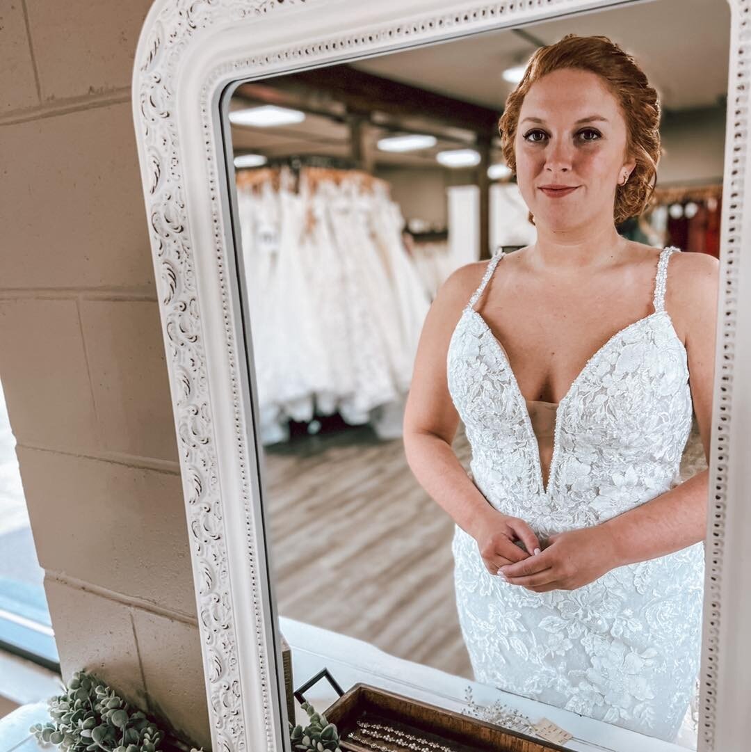 Good morning from Bryan ☀️✨💛

The sparkle floral lace and plunging neckline are two unique but STUNNING details on this gown🤩✨ Maggie Sottero Designs