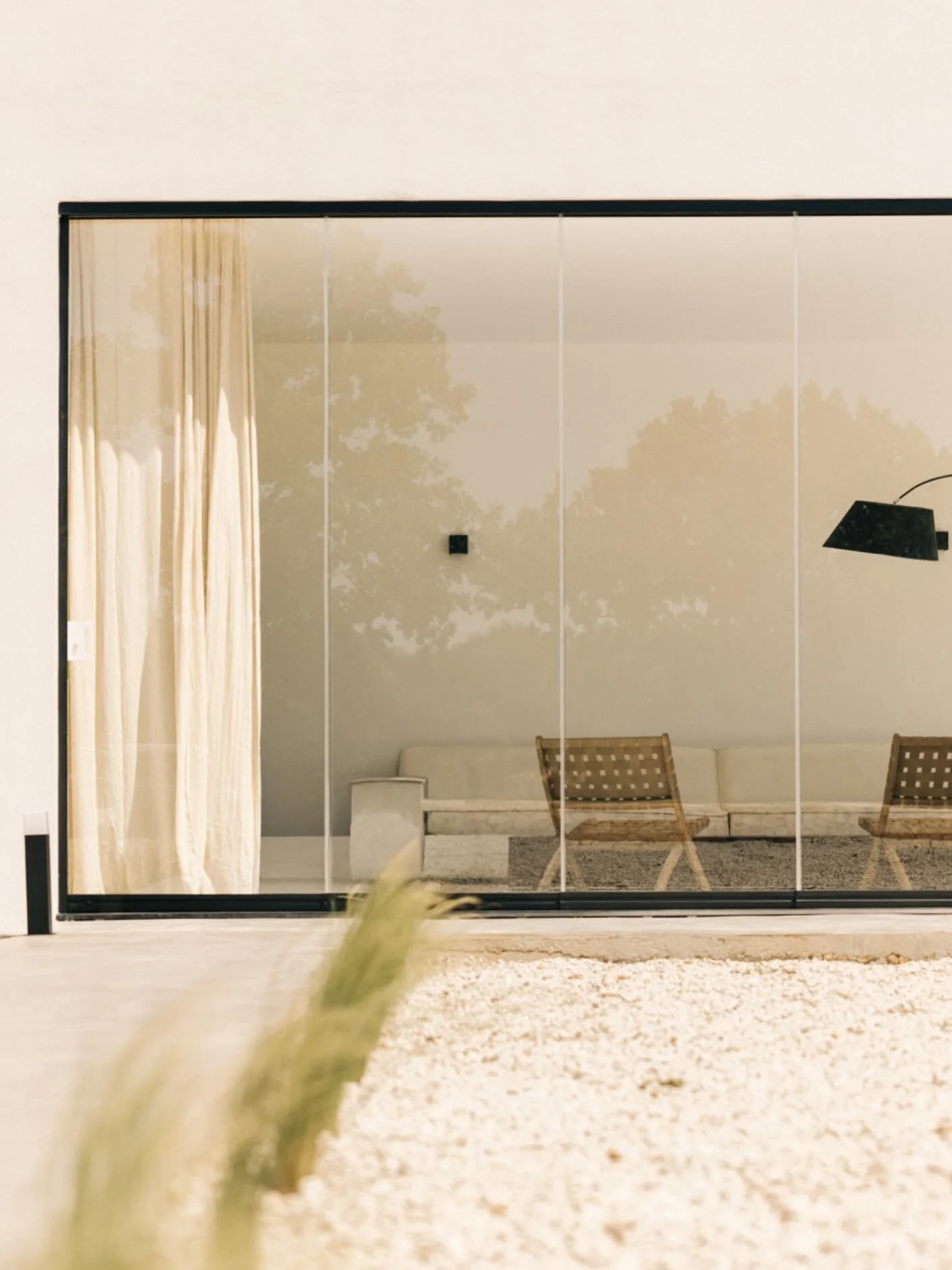 Outdoor living at @villaboccadoro 

#villaboccadoro #ostuni #puglia #countryside #danilogiungatophotographer