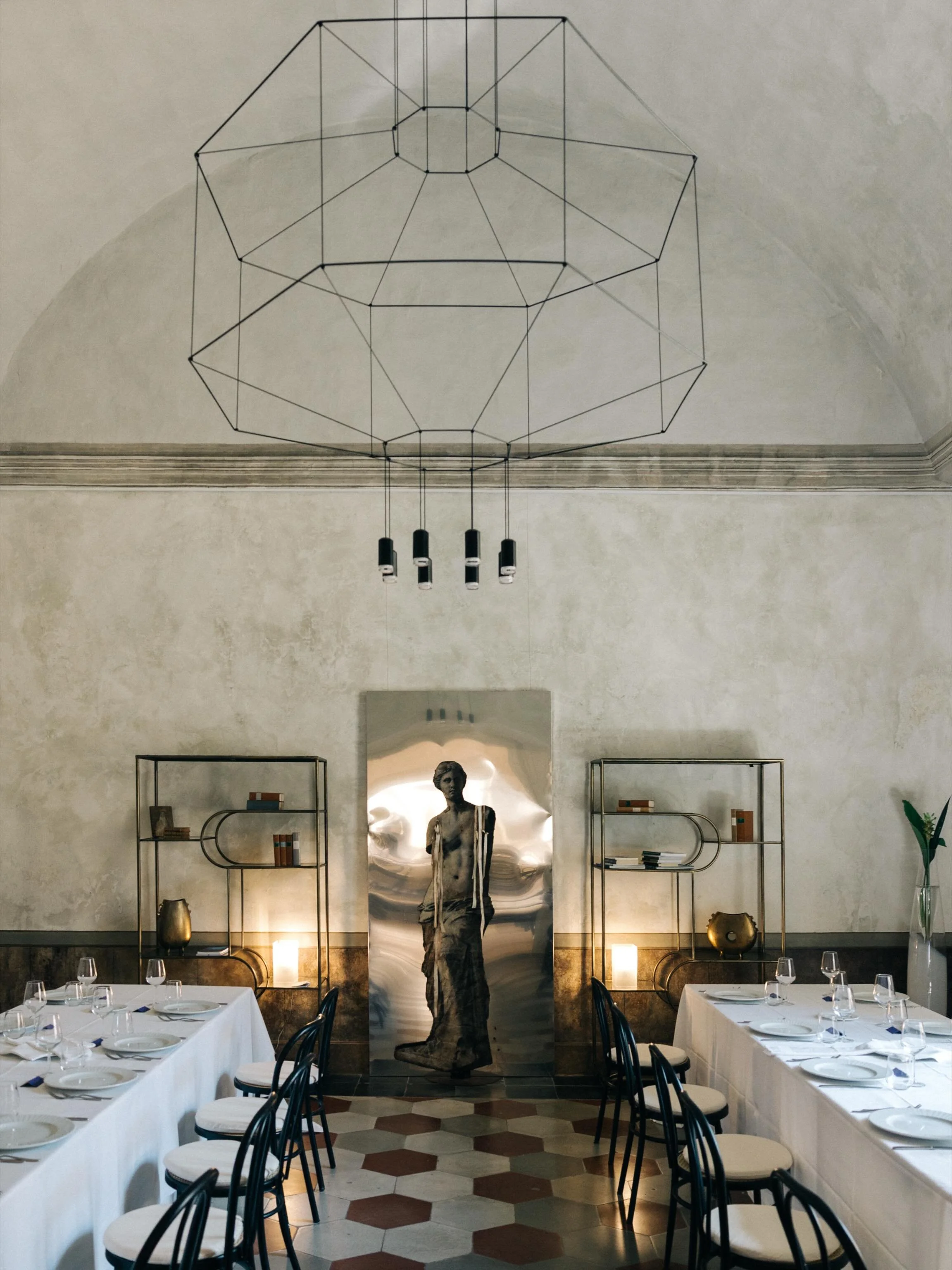 Dinner at @palazzomaresgallo 

#palazzomaresgallo #lecce #salento #puglia #danilogiungatophotographer