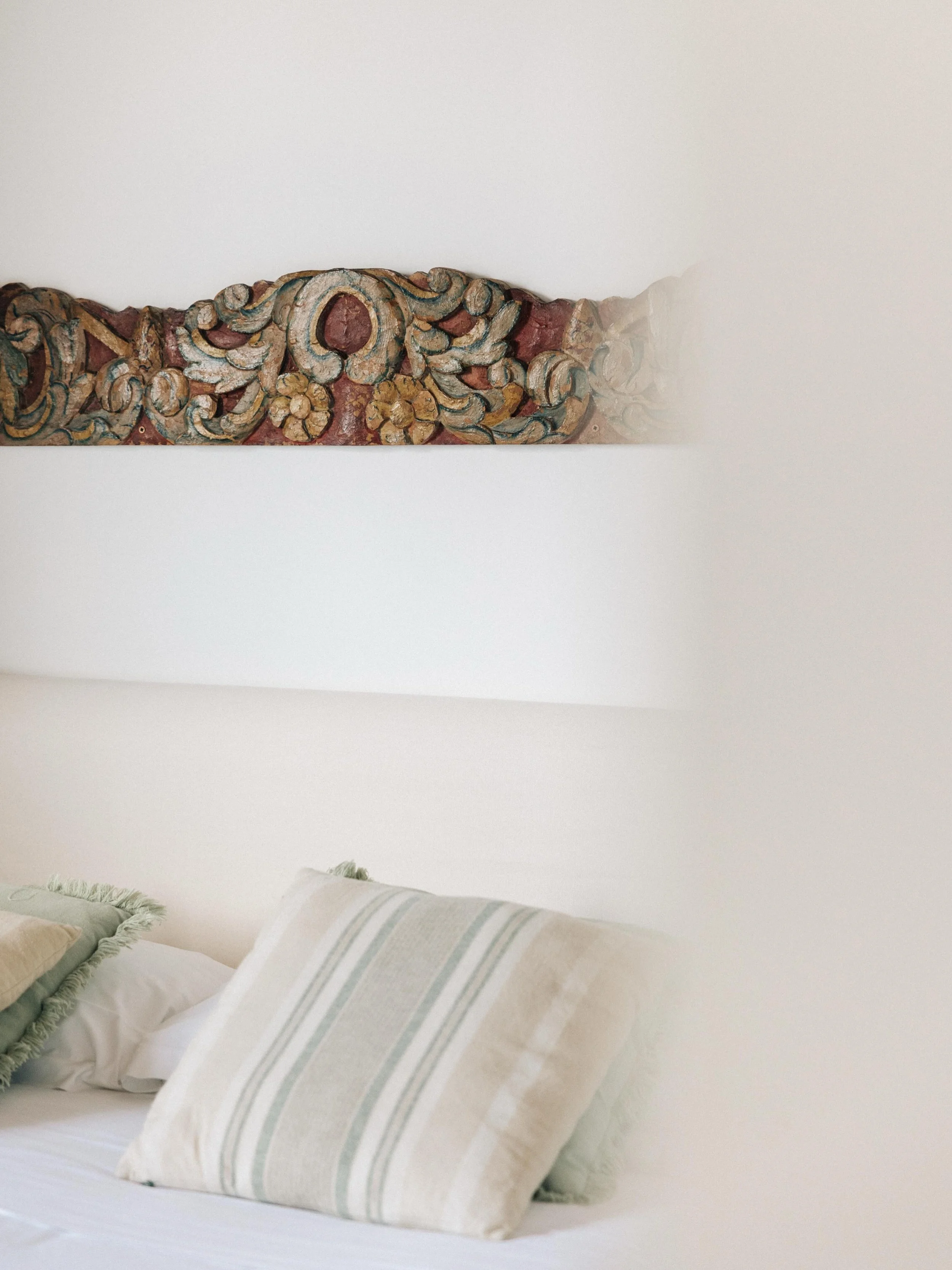 Bedroom details at @masseriafontanadivite 

#masseriafontanadivite #matera #basilicata #bedroom #danilogiungatophotographer