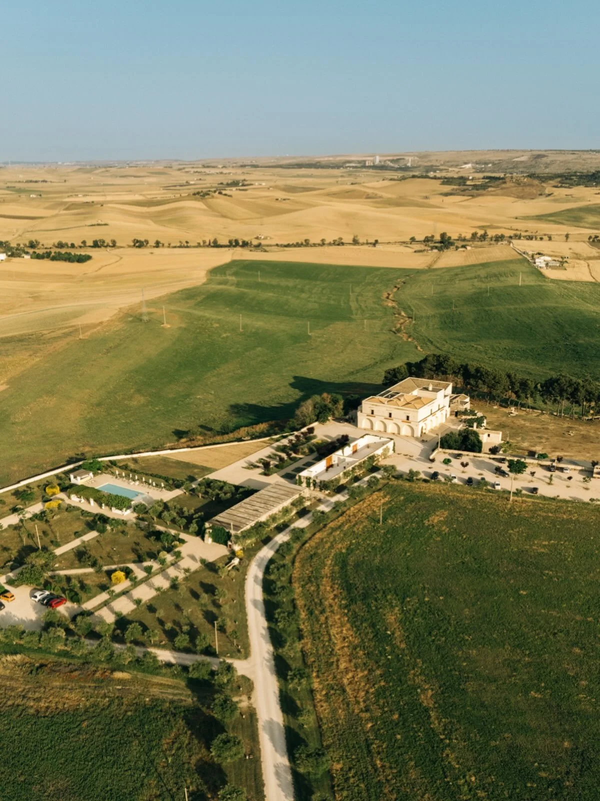 @masseriafontanadivite seen from above 

#masseriafontanadivite #matera #basilicata #danilogiungatophotographer #drone