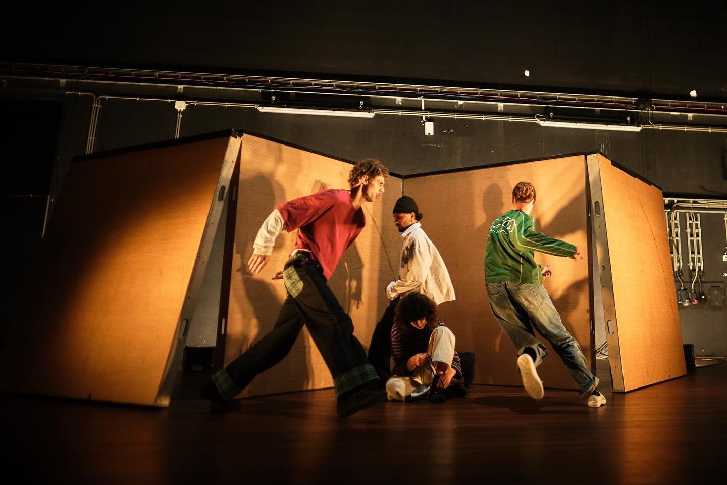 PREMIERE day ❤️&zwj;🔥❤️&zwj;🔥

Today is the day - &lsquo;RUIM&rsquo; is premiering!! 

We had a blast yesterday at try-out. Thank you to everyone who was there, so much energy AAHH ⚡️

Catch us in @theaterkikker tonight throwing, catching and lifti