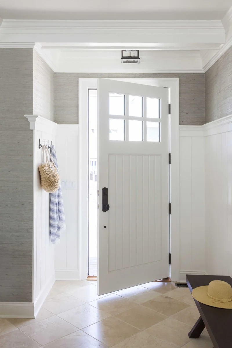 entry-way-grasscloth-walls.jpg