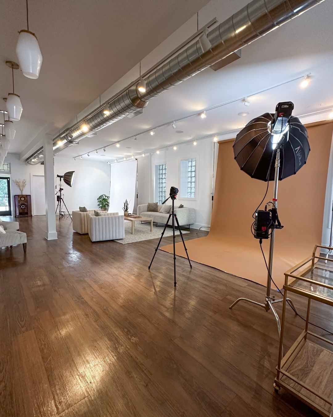 videography-photography-studio-multiple-setups-thecastcollective.jpg