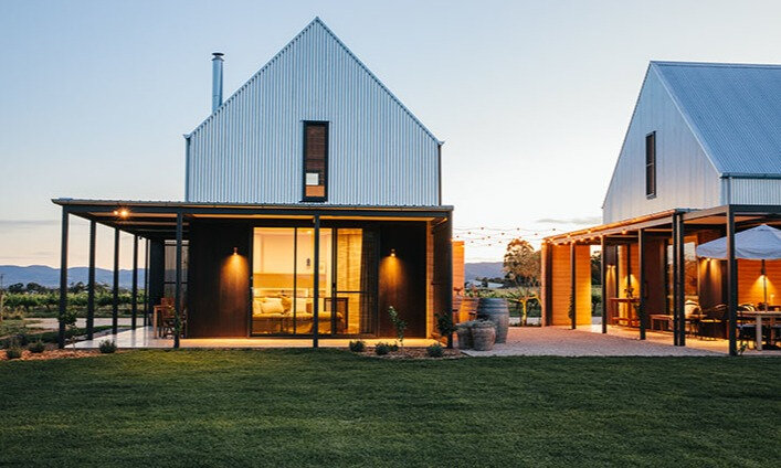 @yeateswines vine stay a finalist in the @airbnb_australia 2021 host awards for 'Best Regional Stay'. Incredible result for the Yeates Family. Pictured here is the Gatehouse Loft Apartment. ⠀⠀⠀⠀⠀⠀⠀⠀⠀
⠀⠀⠀⠀⠀⠀⠀⠀⠀
Yeates Wines Cellar Door and Vine Stay c