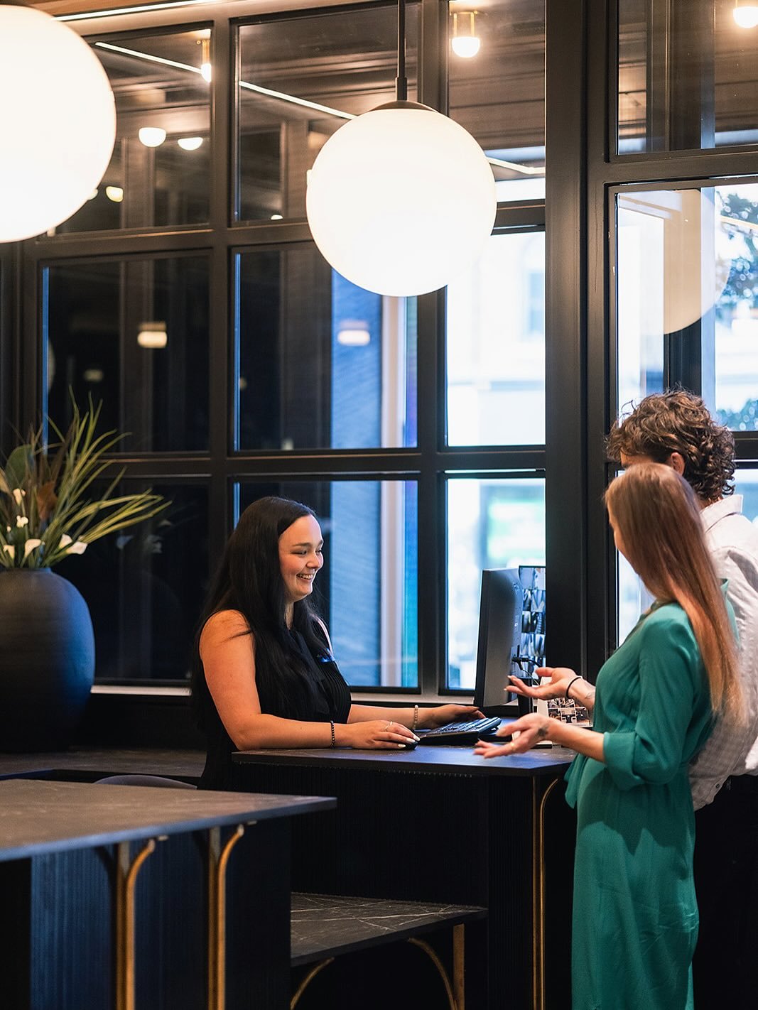 From the moment you check-in, The Dorchester charm stays with you. Thoughtful touches, genuine hospitality. 🥂 

Experience it all at 172 Hurontario St. 

#thedorchestercollingwood