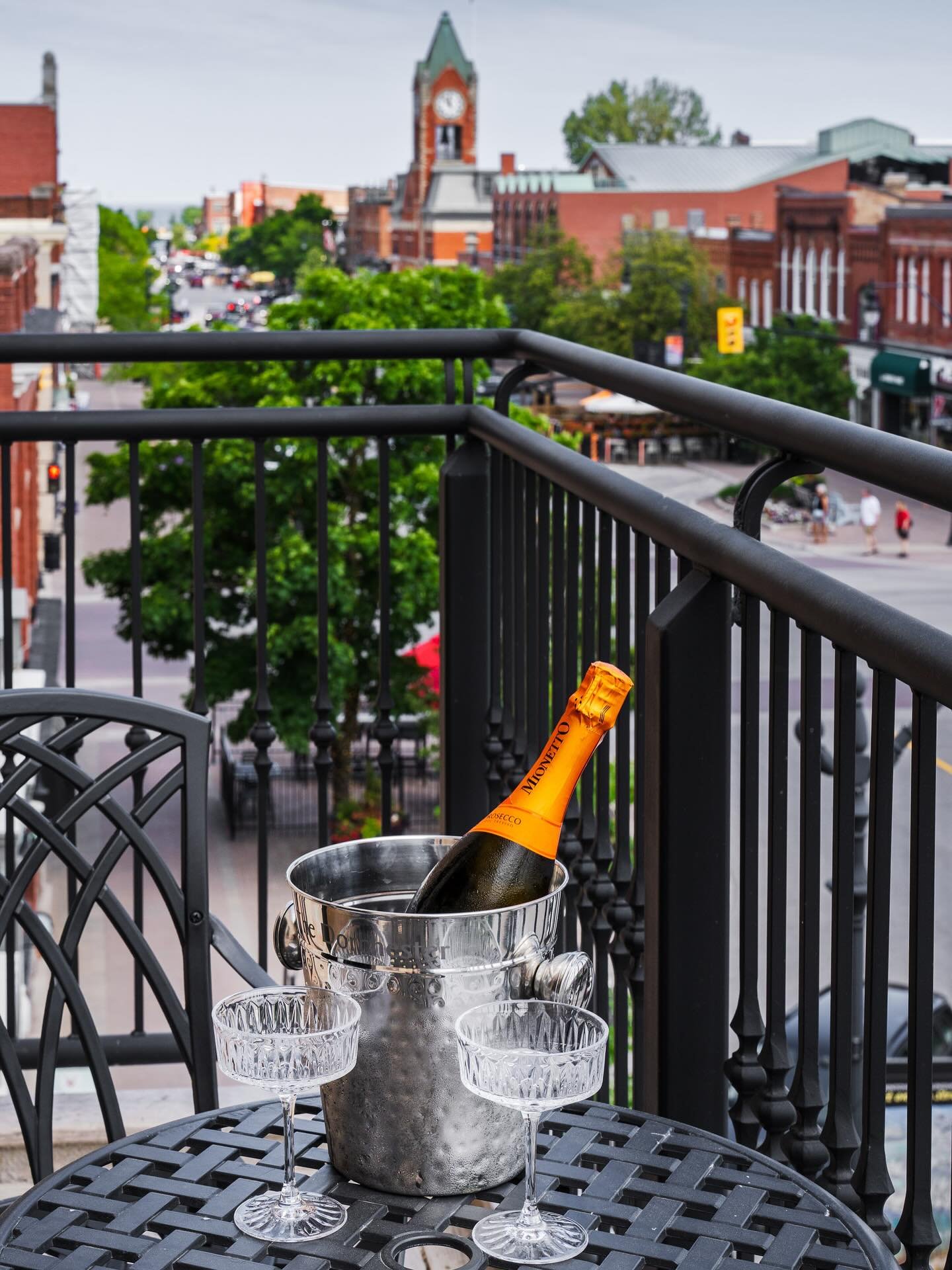 Balcony views, bubbly, and the one you love. Summer nights hit different at The Dorchester. 🥂 

Book your getaway today! 

#thedorchestercollingwood