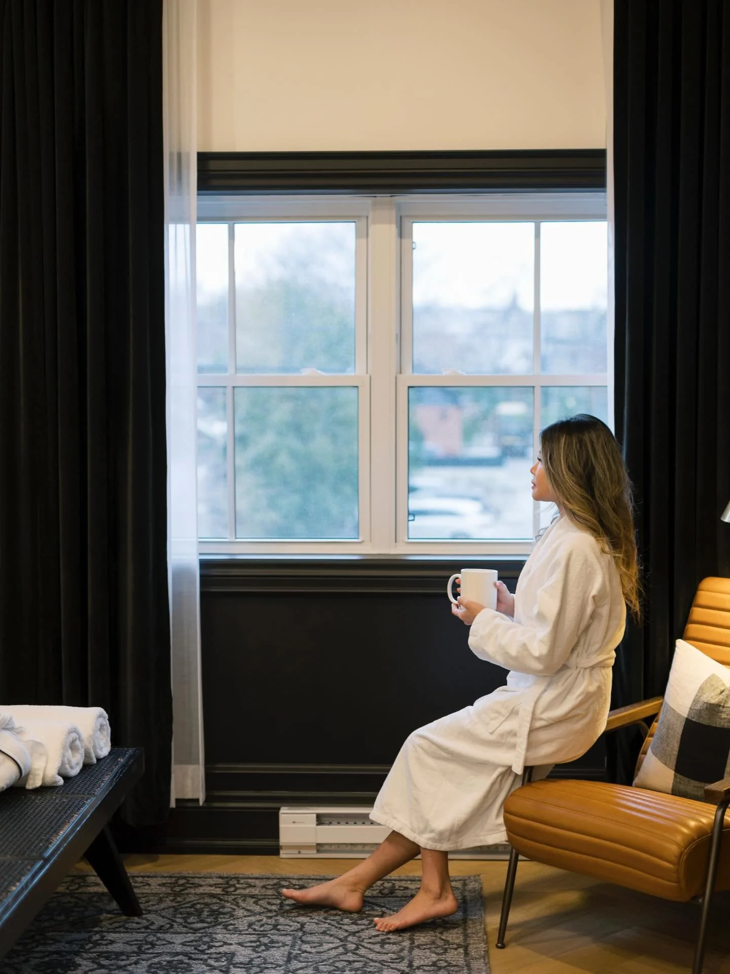 Check-in, unwind, indulge. Your Dorchester retreat awaits. 

#thedorchestercollingwood 

📷 @whitneyheard