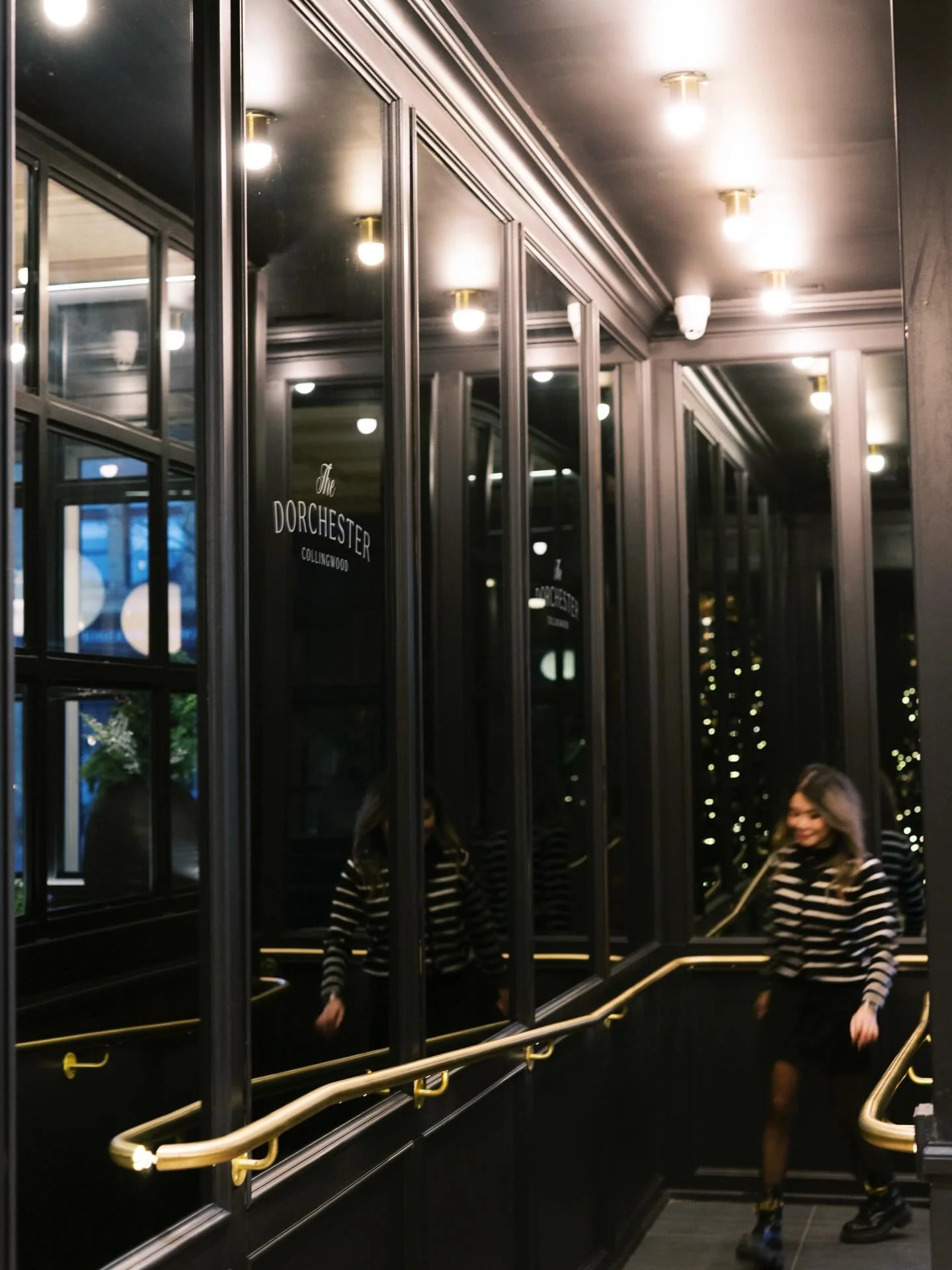 May your holiday season be merry and bright!🎄We look forward to welcoming you to The Dorchester soon. 

#thedorchestercollingwood 

@whitneyheard