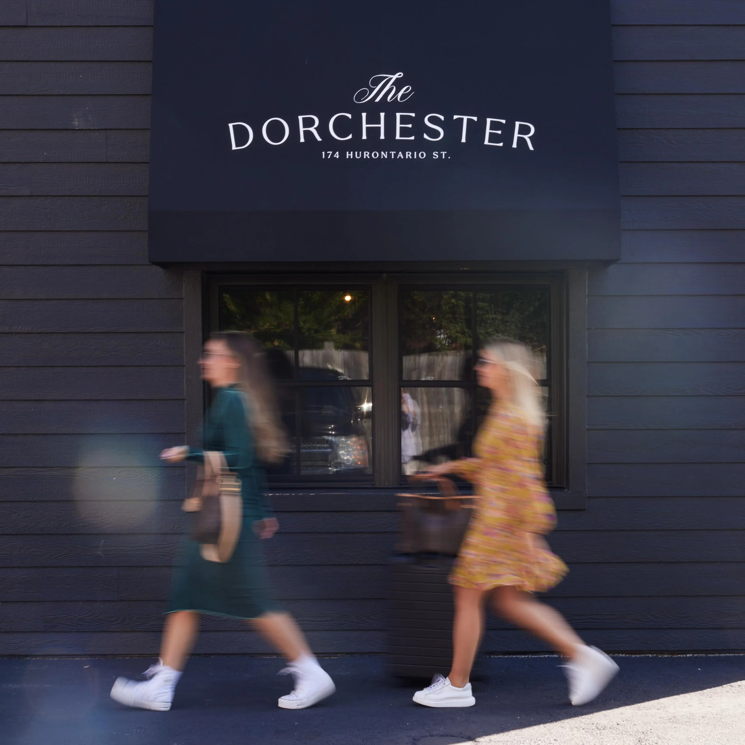 Treat Mom to something unforgettable at The Dorchester 💐

She deserves to be celebrated every day&mdash;but this season, make it truly special. From a fresh floral bouquet waiting in her suite to warm, freshly baked pastries, every detail is designe