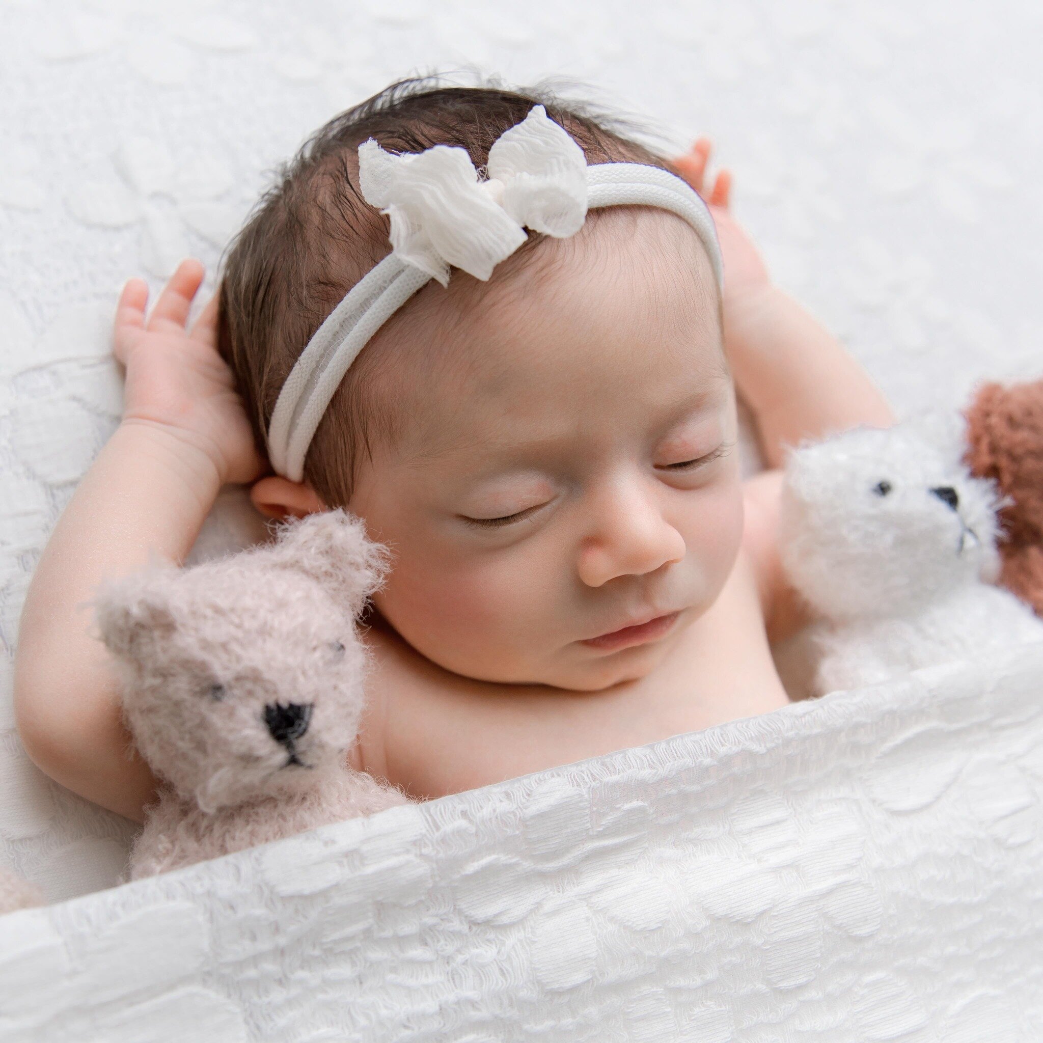 A sleepy, little angel 🤍✨

Have you booked your newborn session yet? Sessions are booked before your baby arrives to ensure availability. We use your due date as a placeholder and adjust the date, if needed, when baby is earthside. Contact us today 