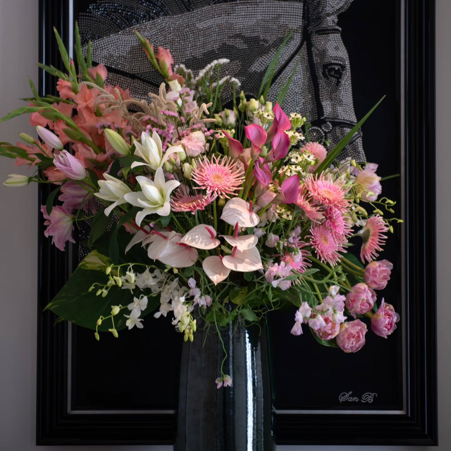 @heidibarrollbrownphotography your pictures are just amaizing! Look at this glorious arrangement! Amaizing art pice for contract flowers
