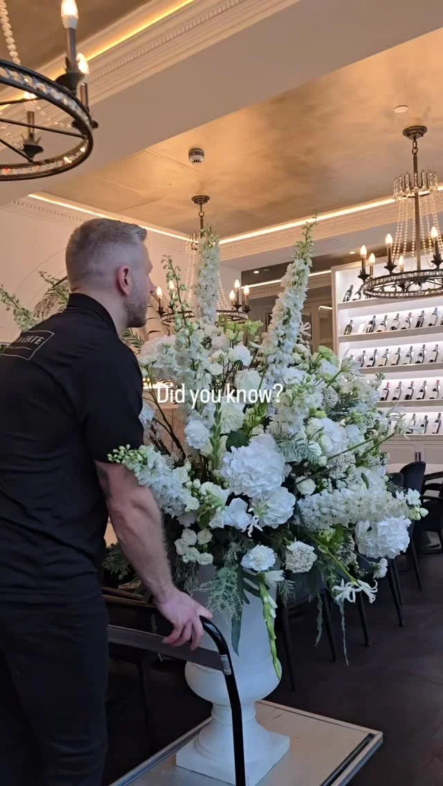 We can bring to Houston and Texas that European Elegance!
When you want us to create your wedding, we will make sure that we get the most out of your gorgeous Flowers! We will always be happy to move your arrangements around for you to get the most
