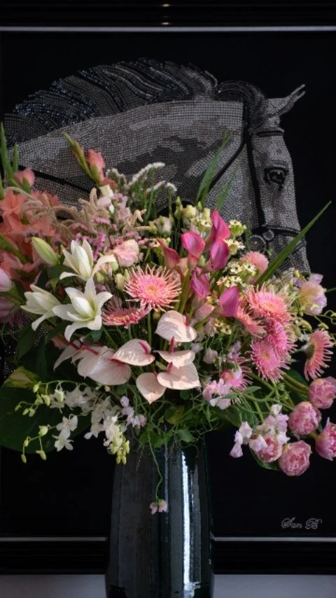 Isn't this arrangement just gorgeous?? @petricvioleta your hands can create true magic!!!
#contractflowers