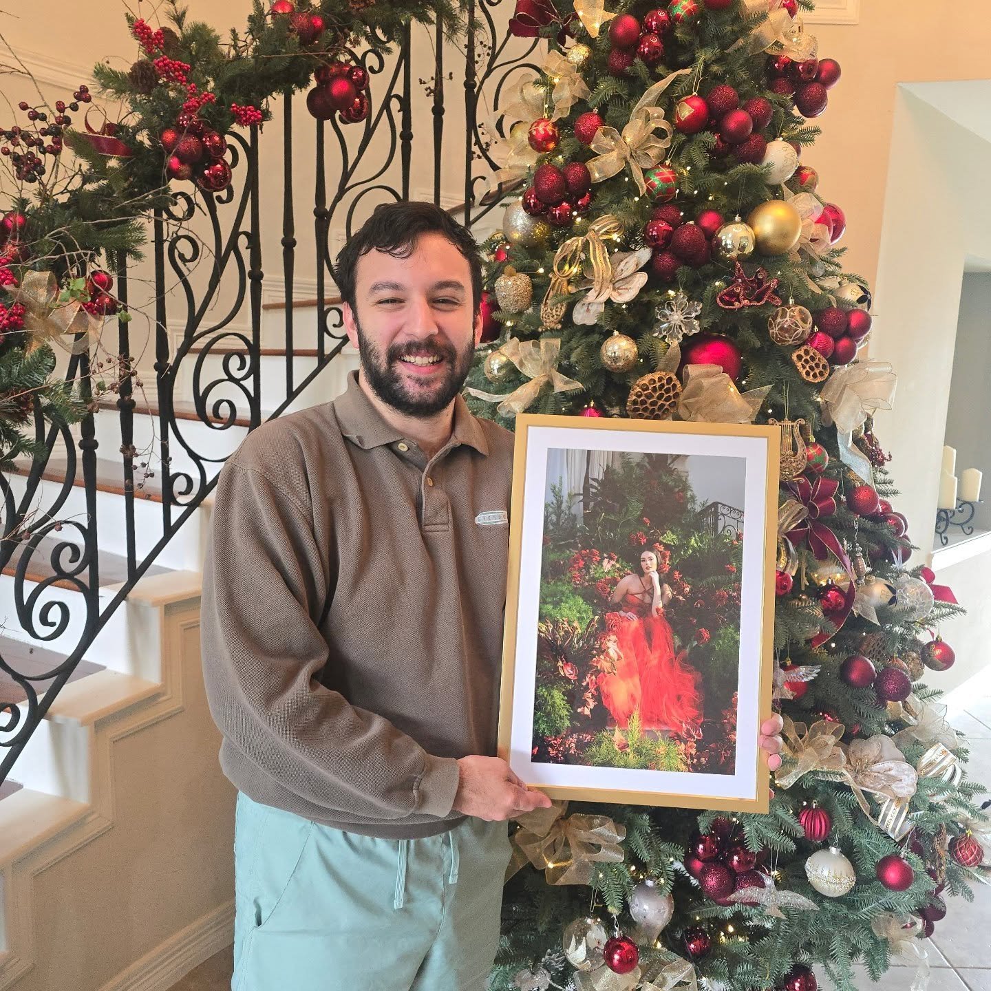 This is @pahno.fuji 's picture and he is also doing Prints and high quality Albums.

 Today he gifted me this incredible framed picture. There aren't many gifts in this world that could bring me joy as some of you may know but this makes the top 5 ev