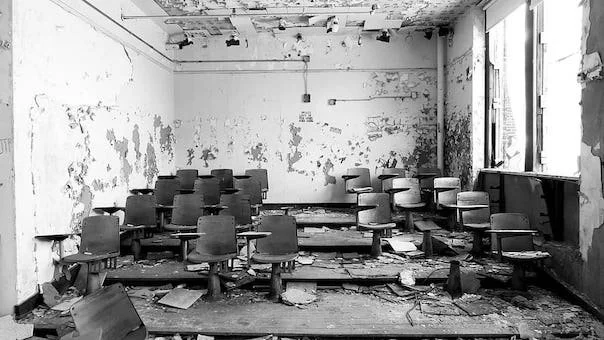 classroom-4(b&w).jpg