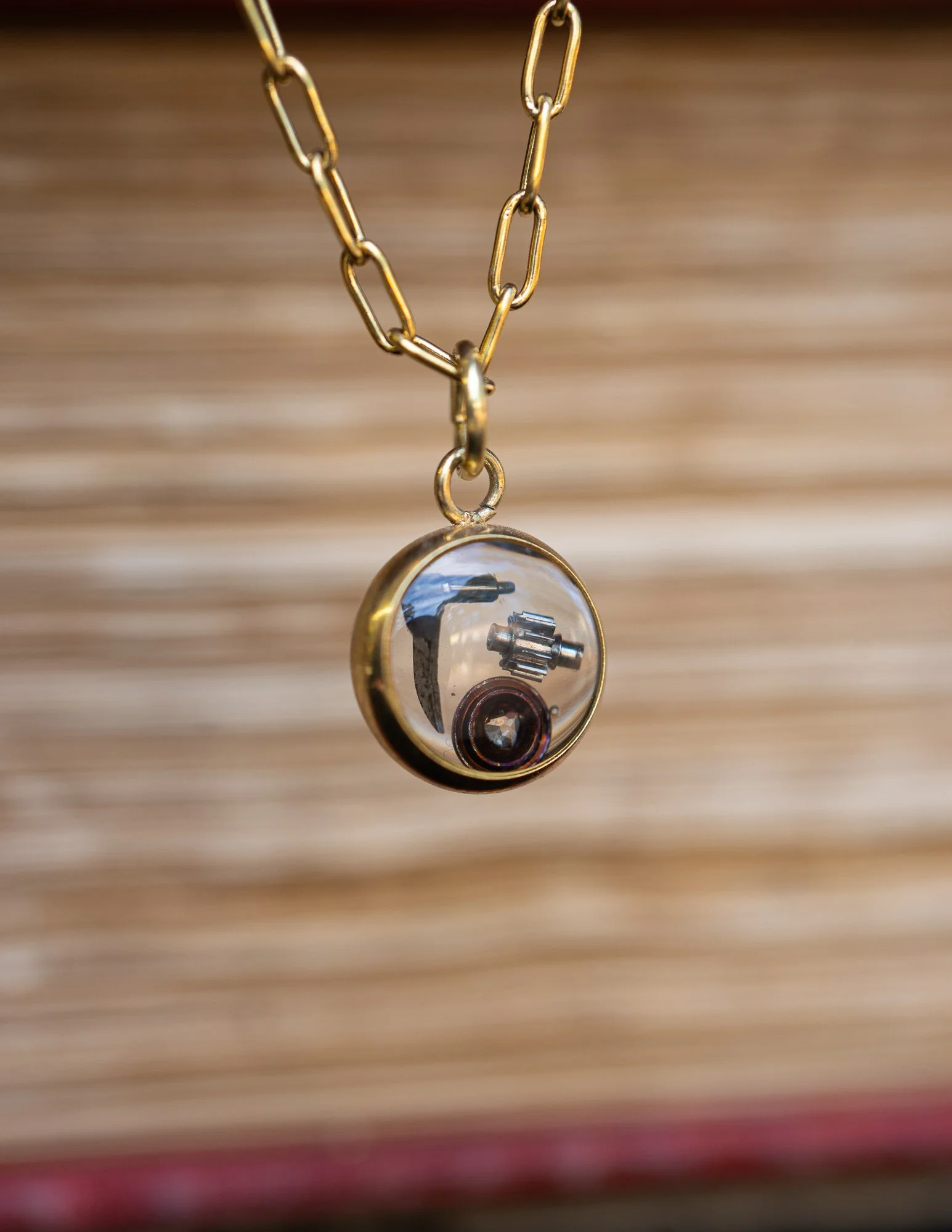 Tiny 18k Gold Plated Stainless Steel Circle with Antique Watch Parts Resin Necklace