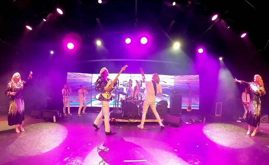 More of last nights Shenanigans...😂
@officialbutlins #Skegness 
@butlinsbigweekenders

#nilerodgersandchictribute #chictributeband #chic #chictochic #nilerodgersandchictributeshow #chictributeshow #disco #nilerodgersandchic #nilerodgers #thehitmaker