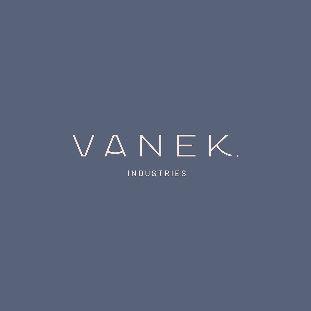 Vanek is a fashion brand created for strong bodies. @vanek_industries will launch with key basics to wear outside of the gym, tailored for those (arms of steel and peachy booties, I'm looking at you) who struggle to find their fit. It was an absolute