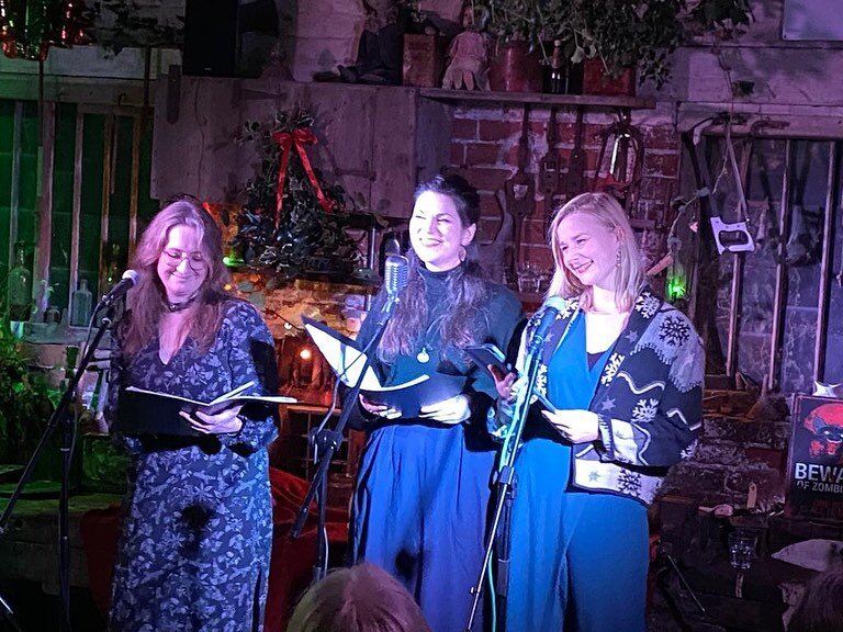 We have had an absolute blast this weekend singing at Lincoln Cathedral and @catasylumbrewery. Huge thanks to everybody who came out in the cold to see us and we can&rsquo;t wait to sing for you all again soon! 

@juliehasf 
@hederahellix 
@phoebekir