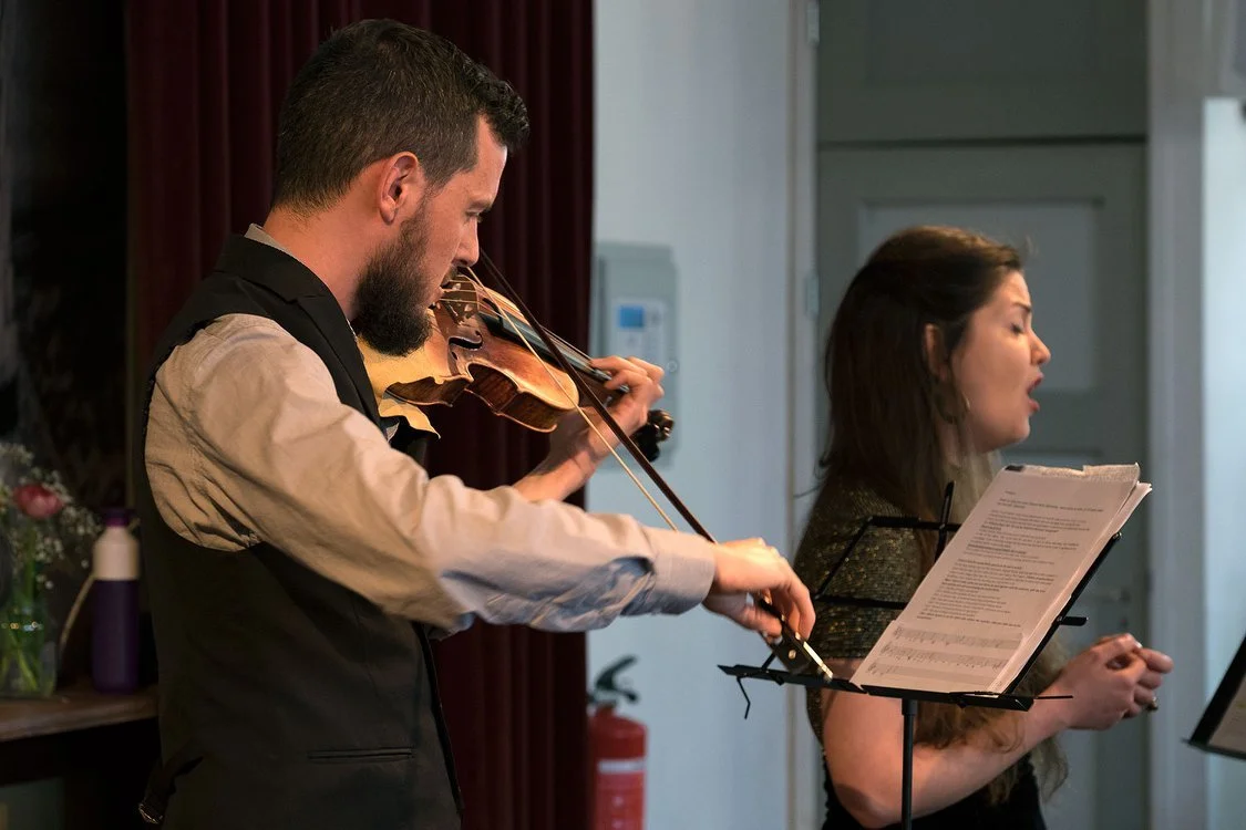 Die Badkhonim - A Tale of Two Lights 2018