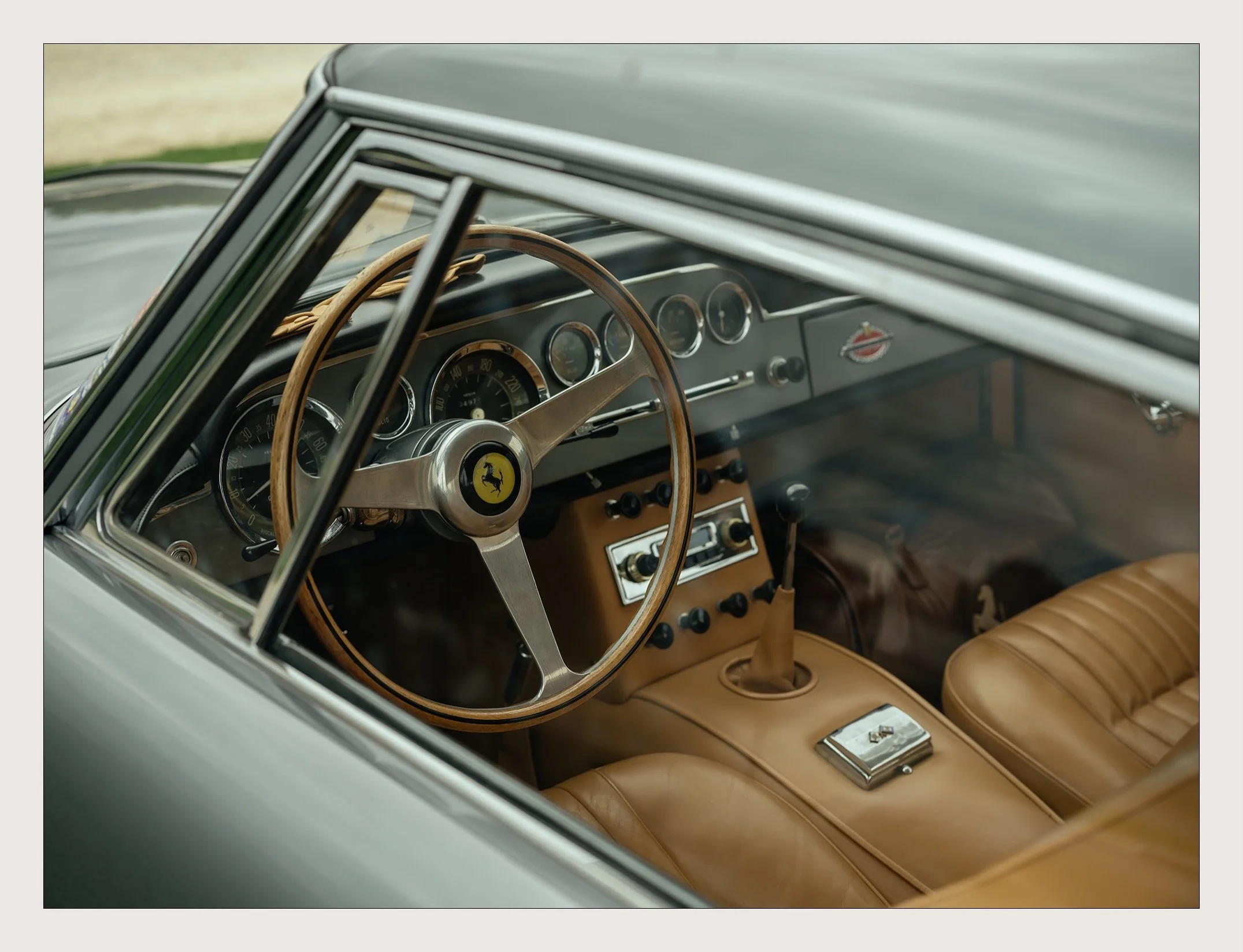 A classic &ndash; photographing a classic.
L&rsquo;&Icirc;le-de-France, 2026.