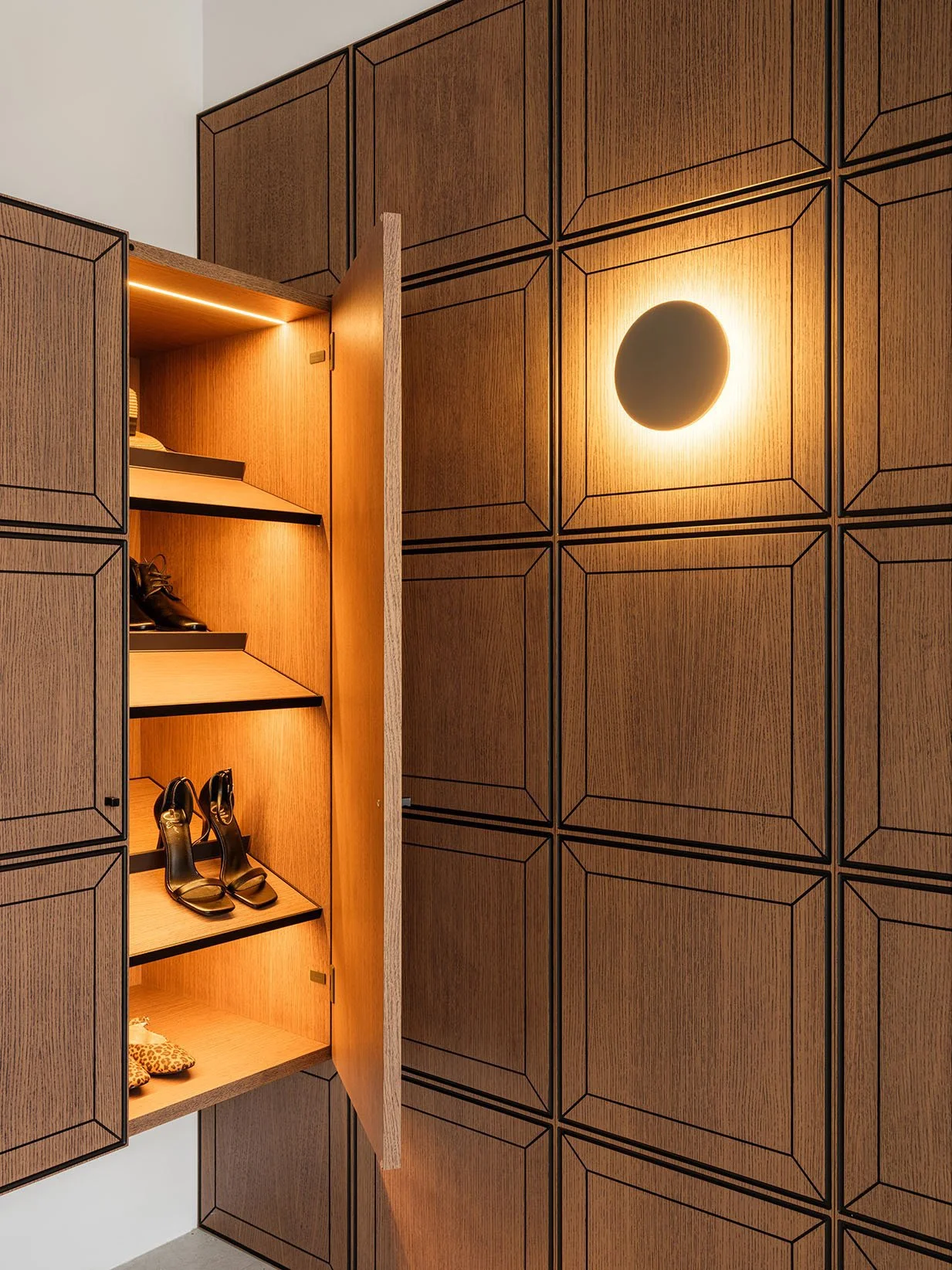 Showroom Silver Home, 2026