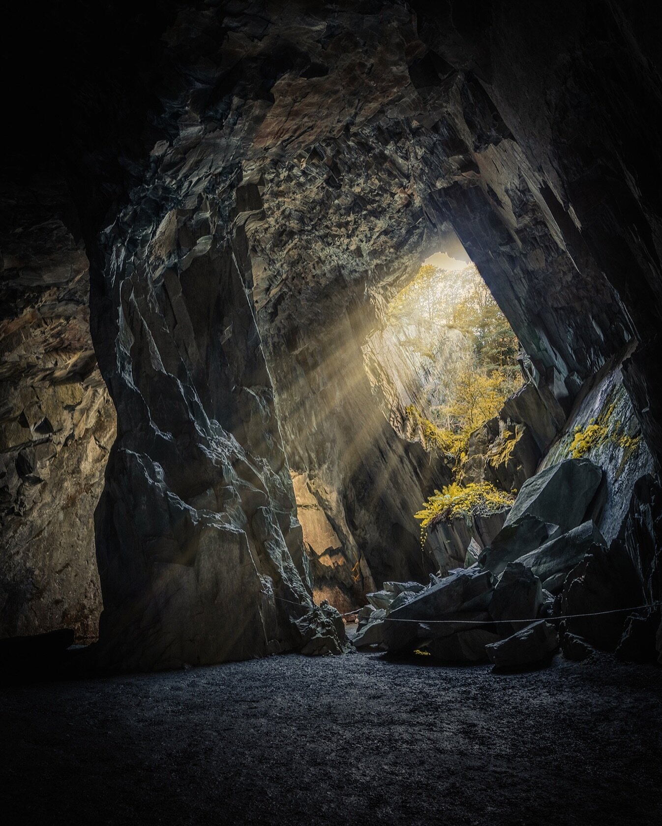 C A T H E D R A L  C A V E

Cathedral Cave, also known as Cathedral Quarry, is a fascinating geological feature located in the Little Langdale Valley within the #LakeDistrict National Park in #Cumbria. One particularly interesting aspect of this cave