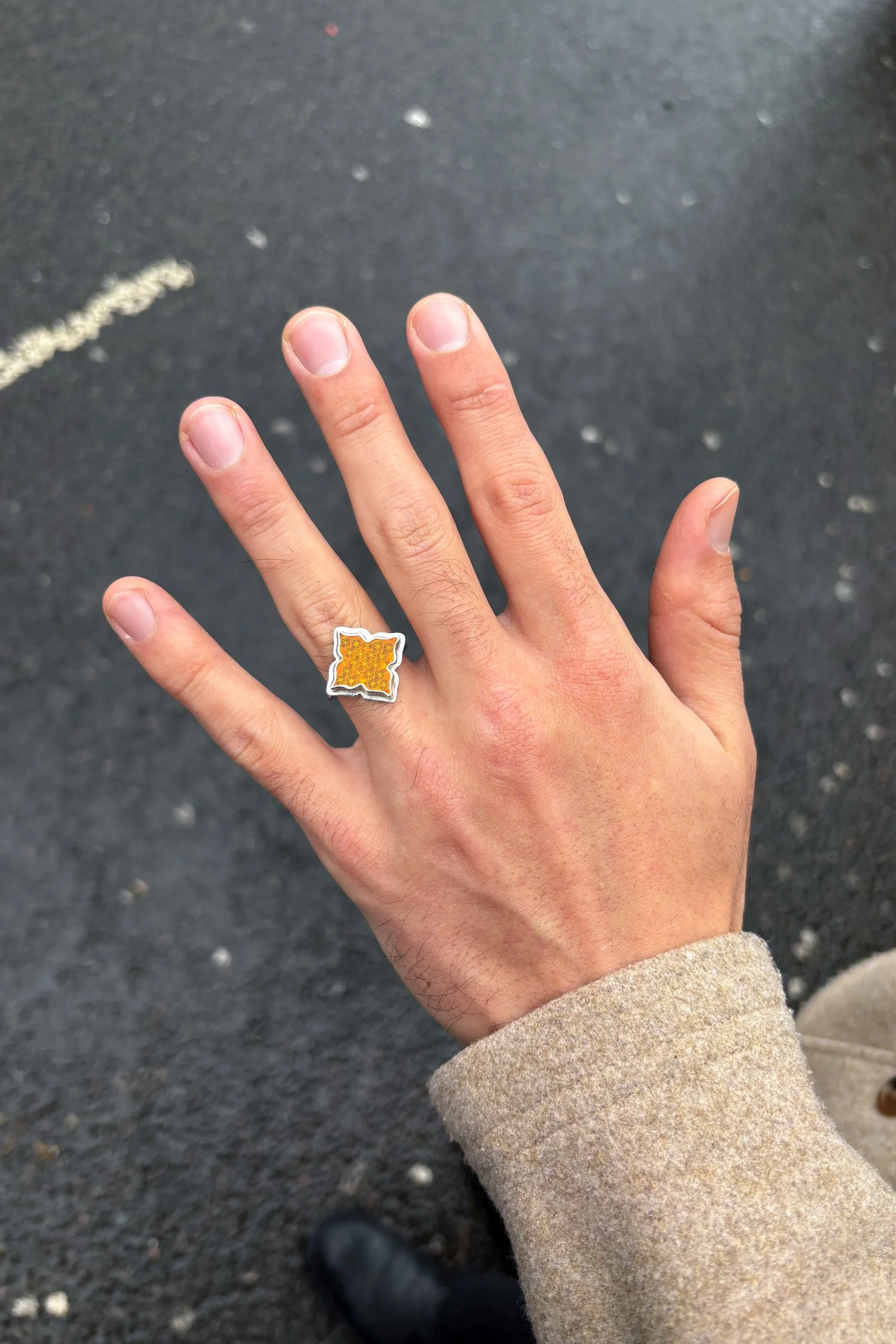 Rrose_yellow_hexagonal_size P_85_on hand 4-2.jpg