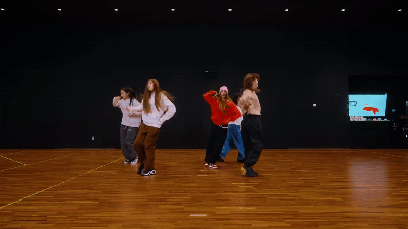 choreo gif new jeans.gif