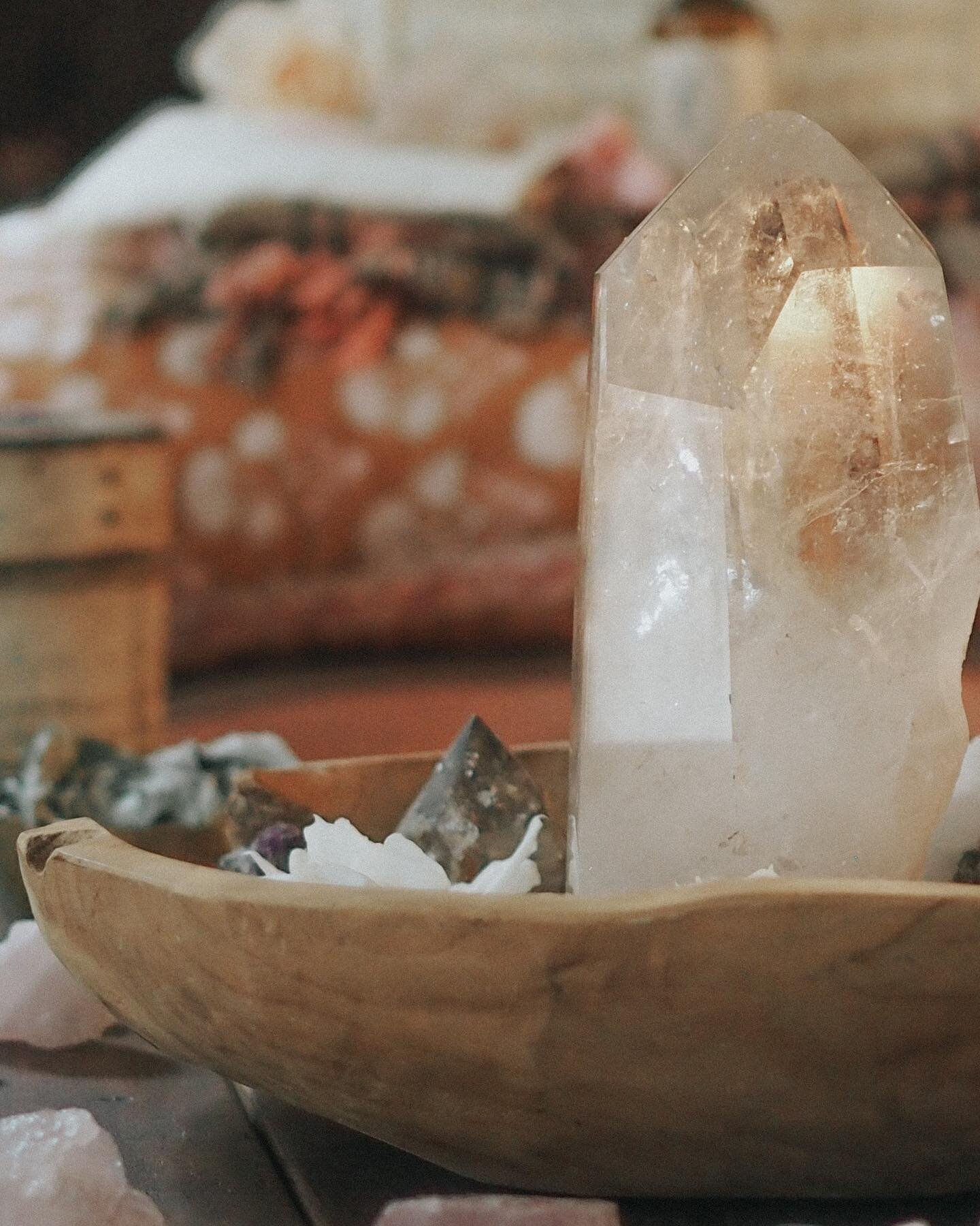 Crystal Healing 

Crystals are beautiful, naturally occurring minerals or fossilized resins which are found in the earth. All things in our universe resonate, or vibrate. In 1880 physicist, Pierre Curie discovered that applying pressure to crystals s