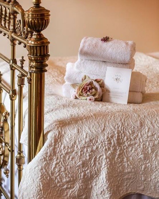 Midweek single nights available for direct bookings 

Contact 01947 820228 for discounted rates 

🍂🕯️🛁

Ground floor rooms &pound;85
First floor rooms &pound;95

Quote - Midweek November Special Offer