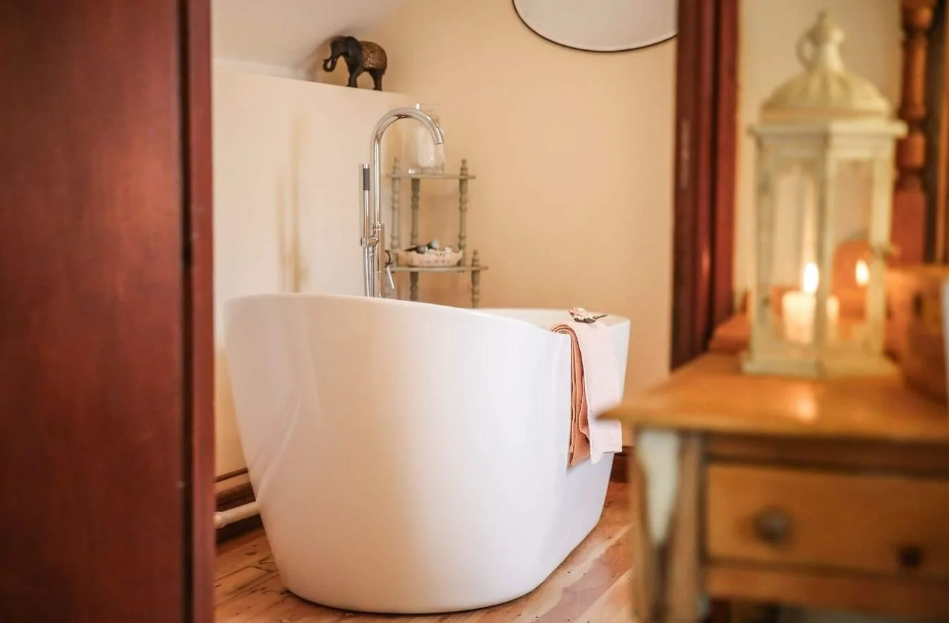 Midweek Special Offer 🕊️

The Dove 🕊️ Loft is &pound;95 per night. 

The Dove Loft is our signature suite situated in our light, bright attic. With a stunning, carved Moroccan double bed, snug lounge area and contemporary style slipper bath, this d