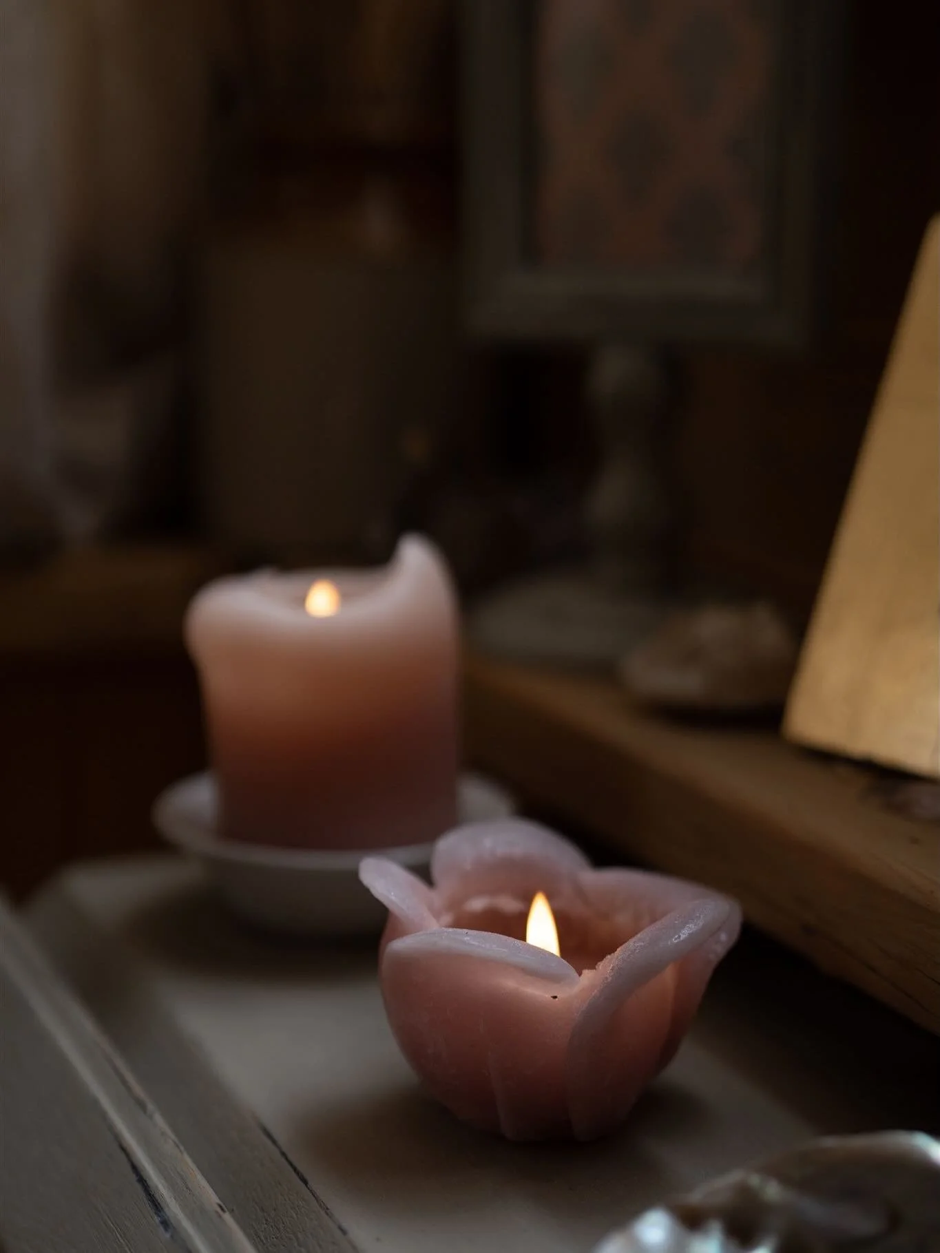 We have a cancellation for New Year&rsquo;s Eve. 

Room 2 is a warm and welcoming accessible double on the ground floor. Romantic lace drapes envelope the white four poster bed, and it features an en-suite shower. Its decked front is shared with Room