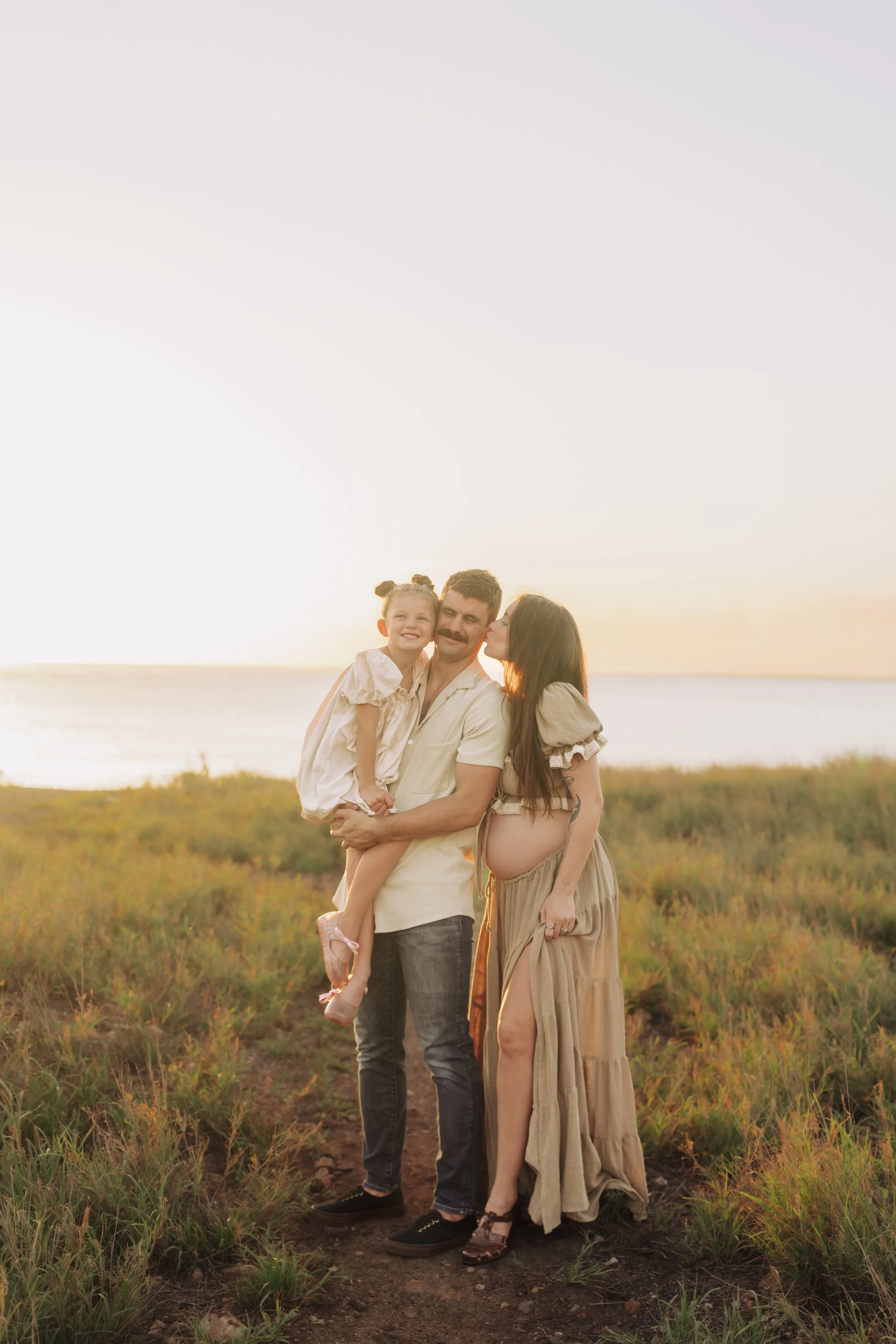 Relaxation Is the Secret Ingredient to Beautiful Oahu Maternity Photos