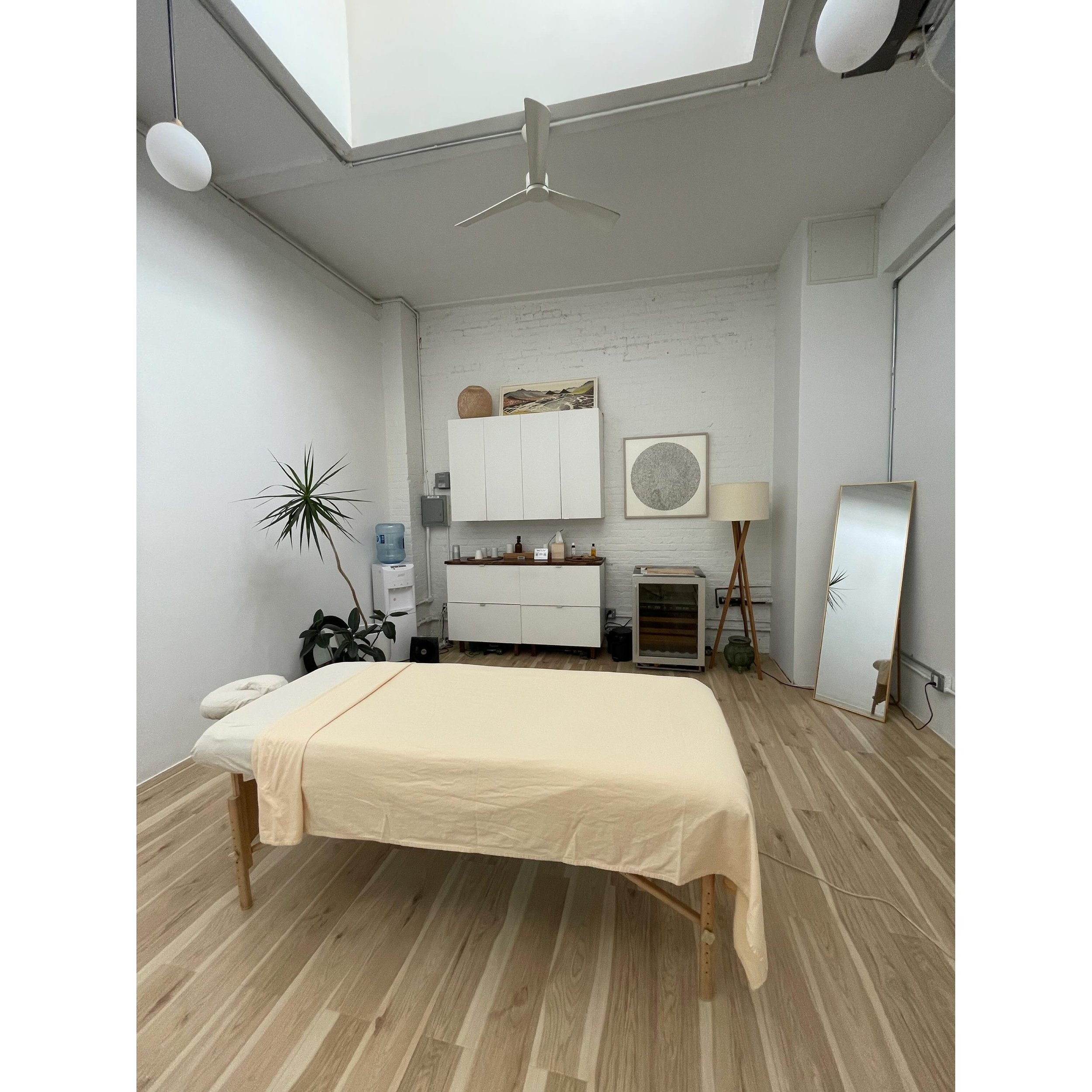 As many of you know, there have been some big changes in my life lately! After two years of private practice in Reno and almost six years of practicing bodywork in the Reno/Tahoe area, I decided to uproot and move to Brooklyn, New York. 

Sometimes o