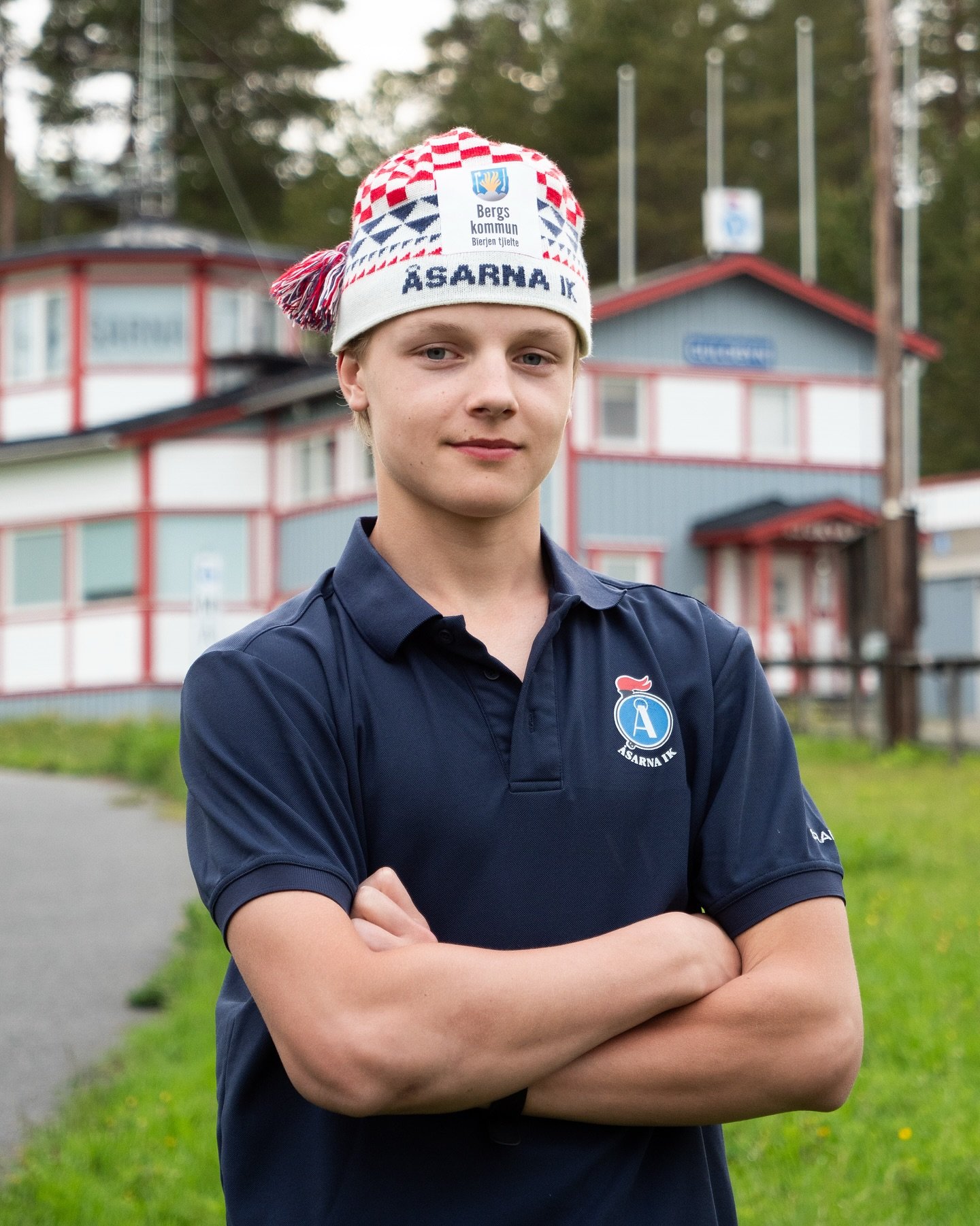 F&ouml;rst ut av v&aring;ra nya stj&auml;rnskott till klubben- ARON ANGER HYTTINEN! 💥

Fr&aring;n moderklubben IFK Hedemora som ungdom tar han nu klivet upp som junior i &Aring;sarna Ik:s f&auml;rger! I vinter ser vi Aron t&auml;vla i H17-18. Ut&oum